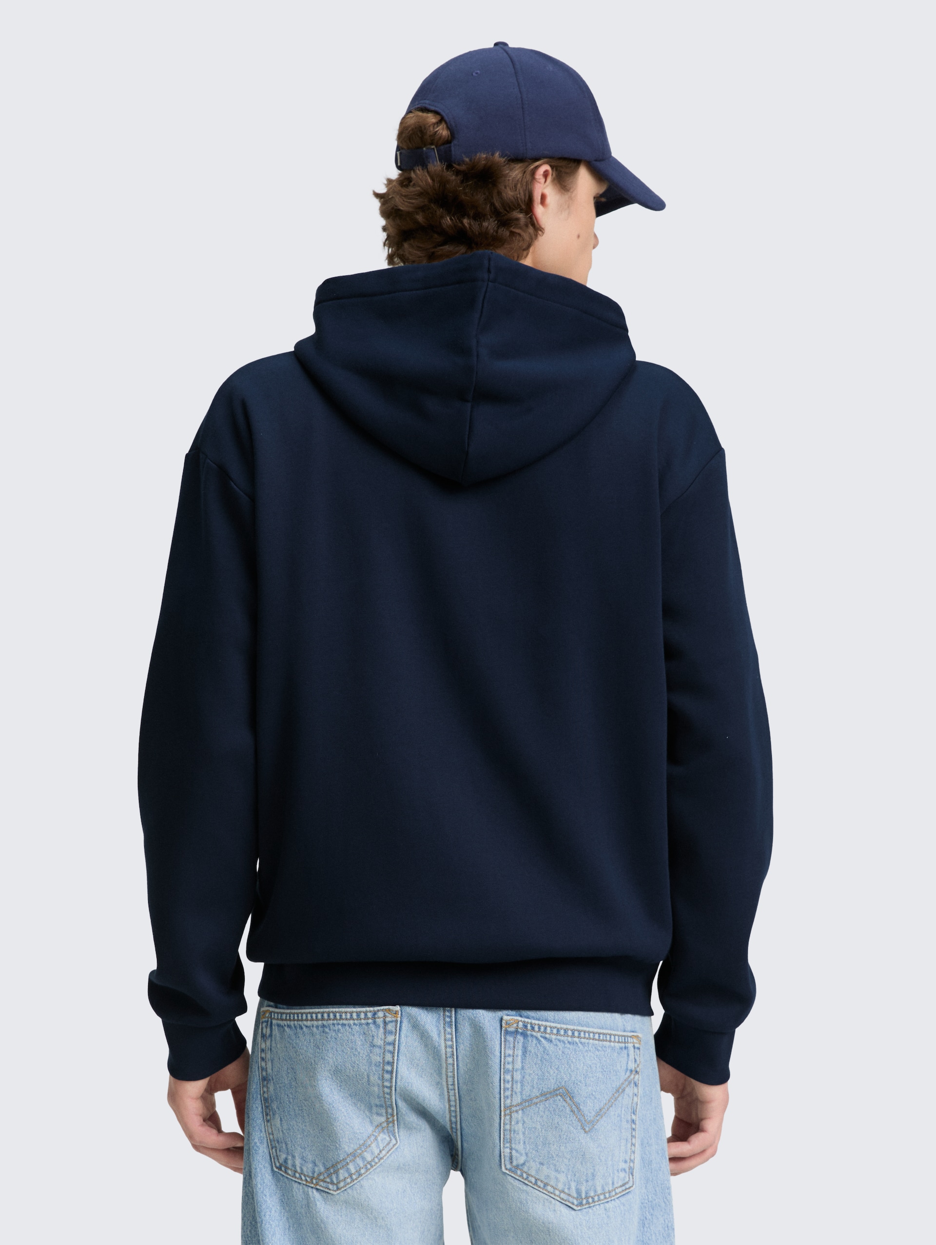 Hoodie Sweatjacke mit Logo-Print - sky captain blue - Auschnitt Model-Rückansicht