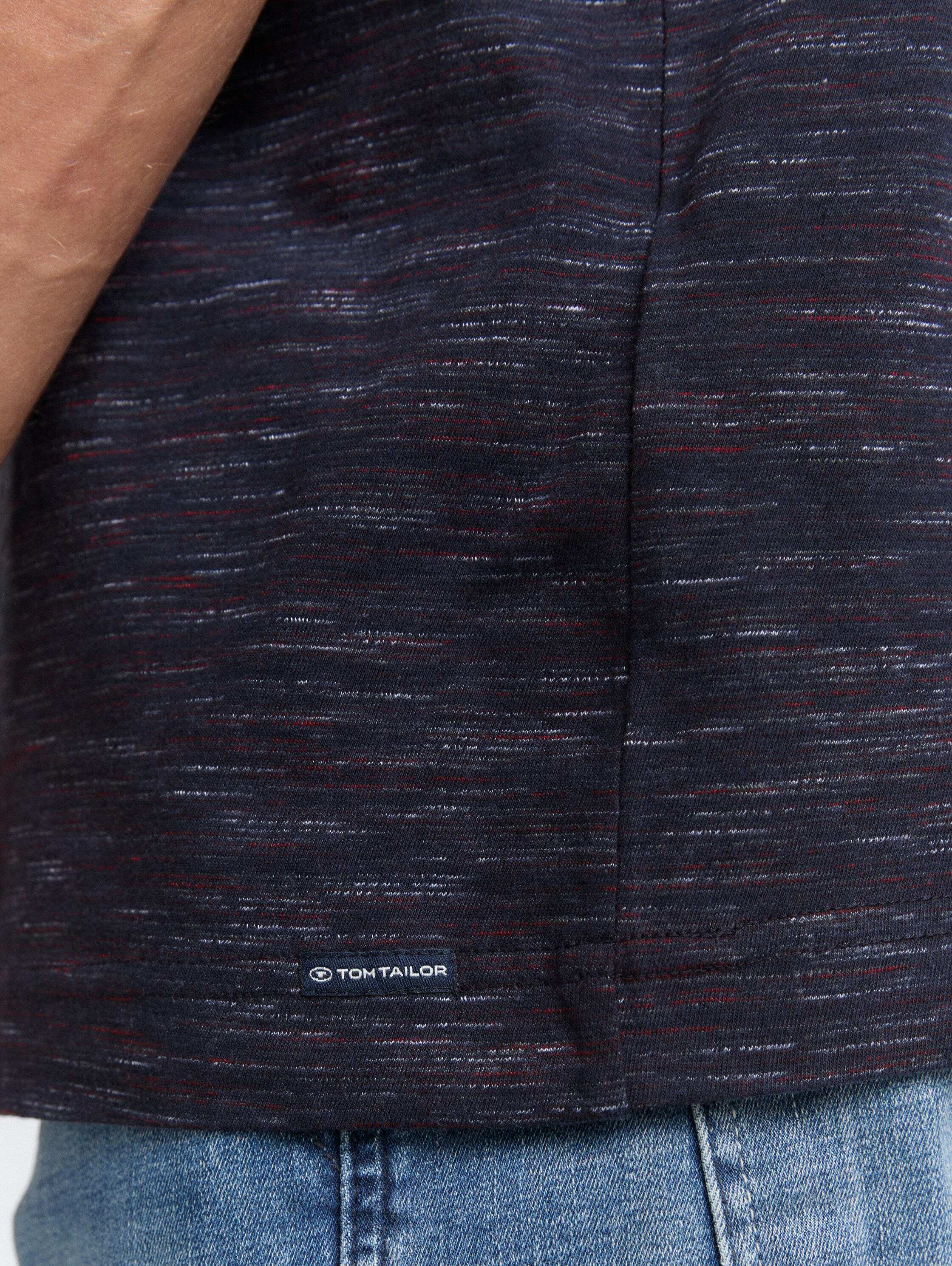 T-Shirt in Melange-Optik mit Brusttasche - navy red multi inject - Detail-Model-Ansicht