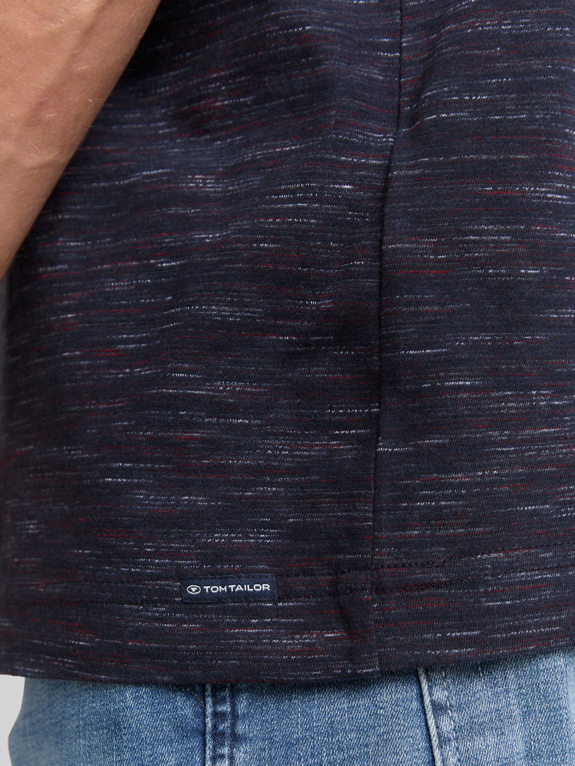 T-Shirt in Melange-Optik mit Brusttasche - navy red multi inject - Detail-Model-Ansicht
