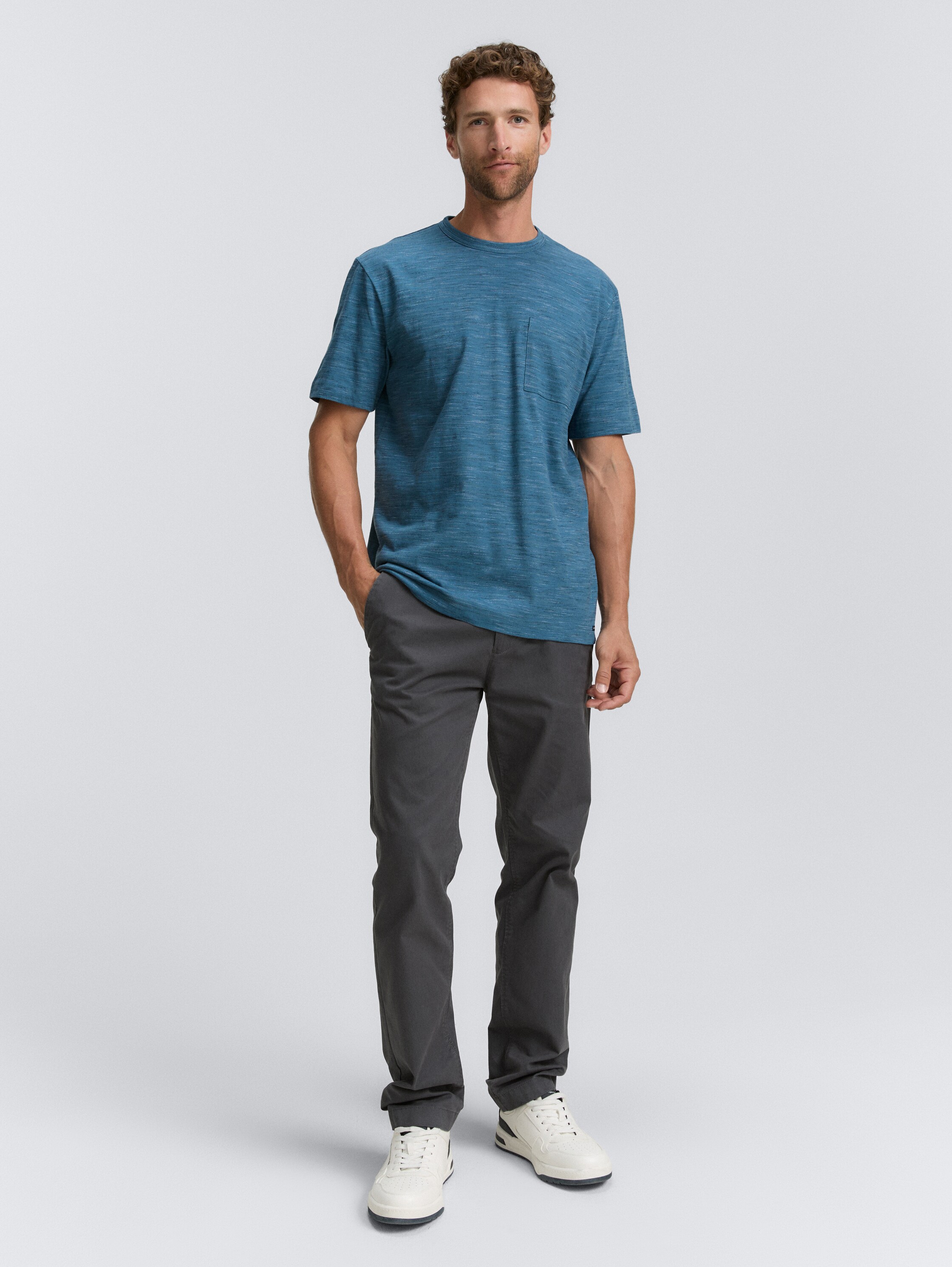 T-Shirt in Melange-Optik mit Brusttasche - real_teal_blue_multi_inject - 