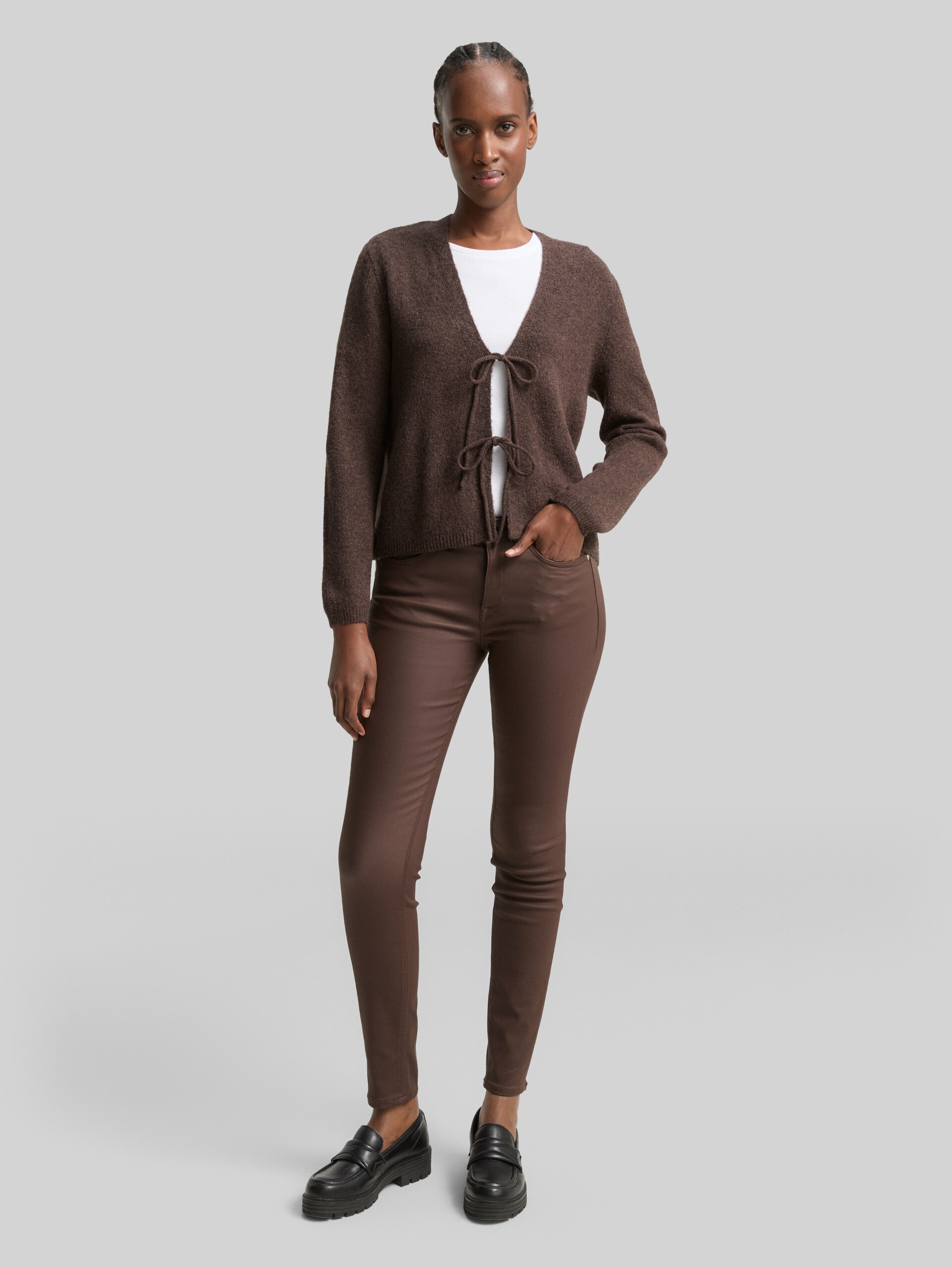 Coated TTNELA SKINNY jeans - brown coated denim - Model front view