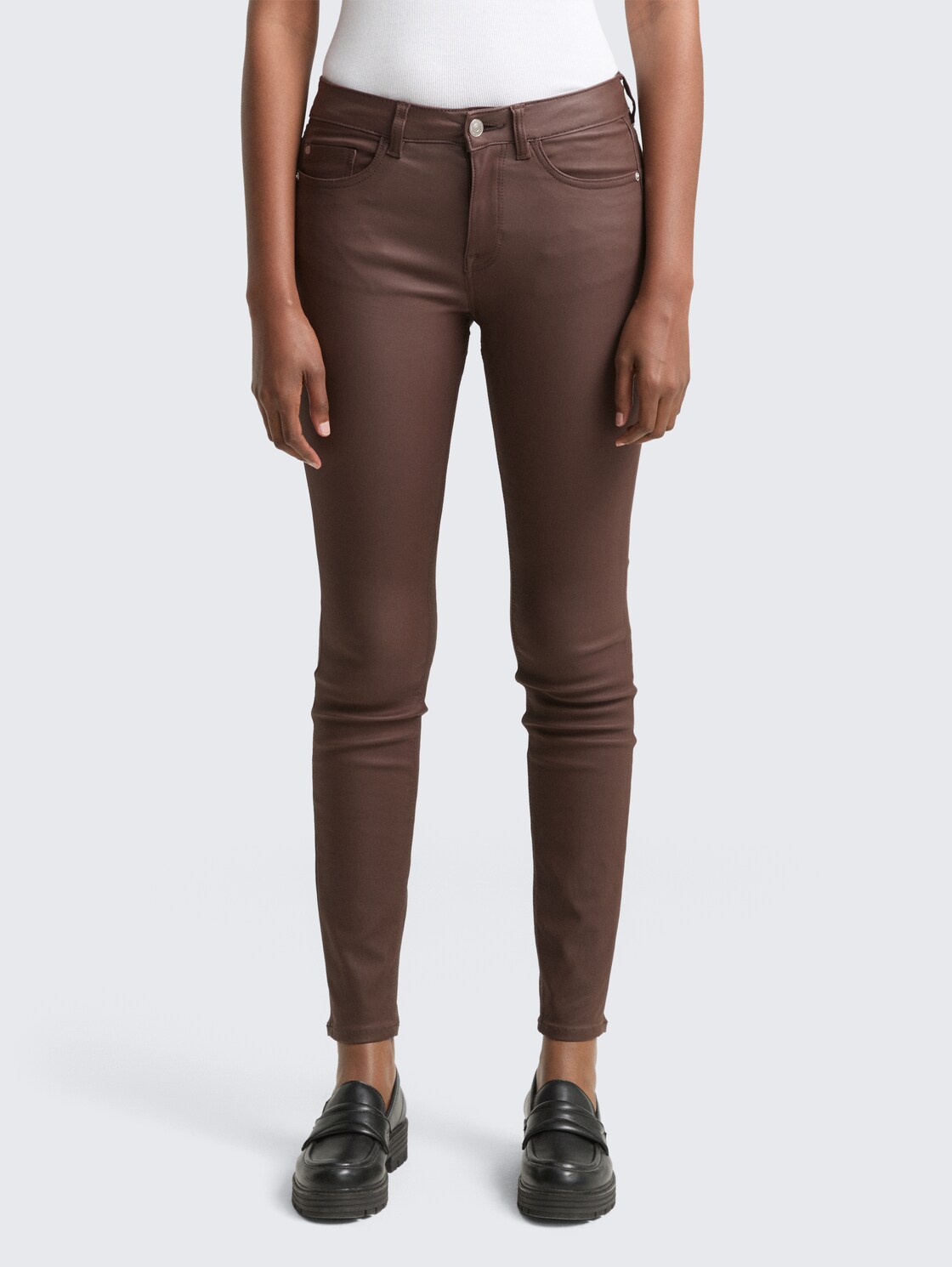 Coated TTNELA SKINNY Jeans - brown coated denim - Ausschnitt Model-Vorderansicht