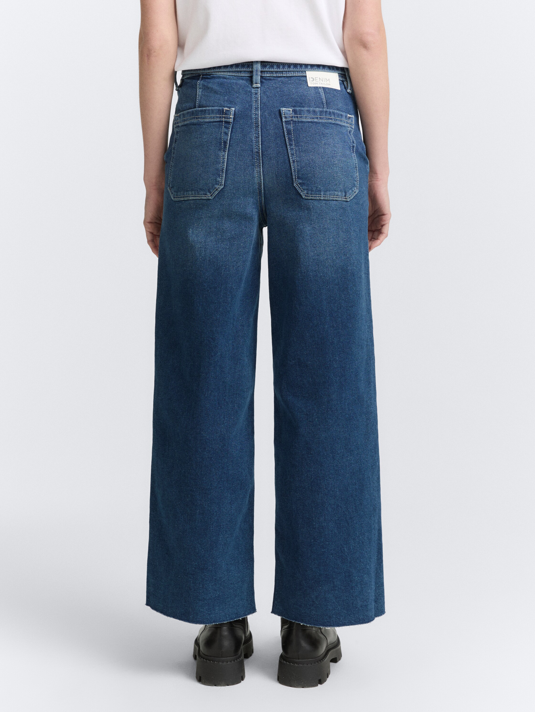 TTMIJA CULOTTE Jeans mit Gürtel - Used Mid Stone Blue Denim - Auschnitt Model-Rückansicht