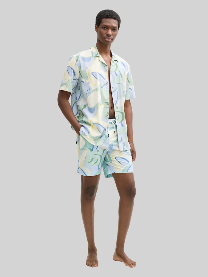 Short de bain avec imprimé par Denim Male, colorful big tropical print