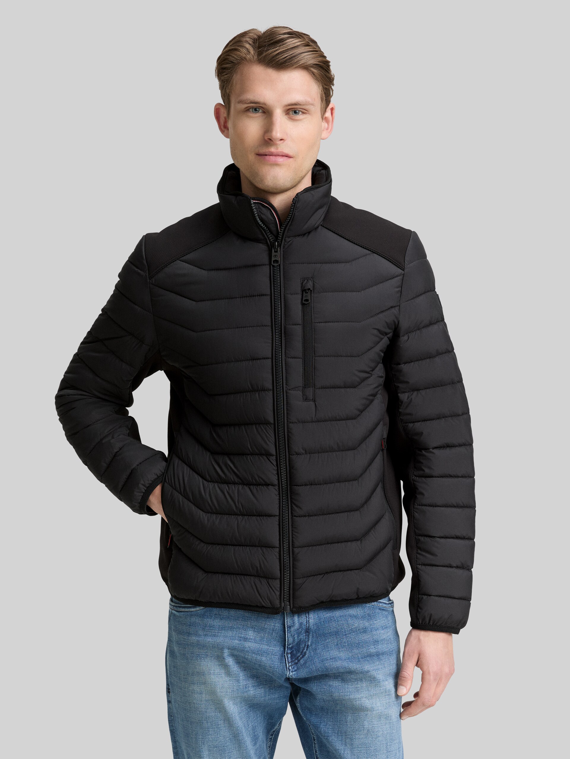 Lightweight hybrid quilted jacket - Black - Model front view