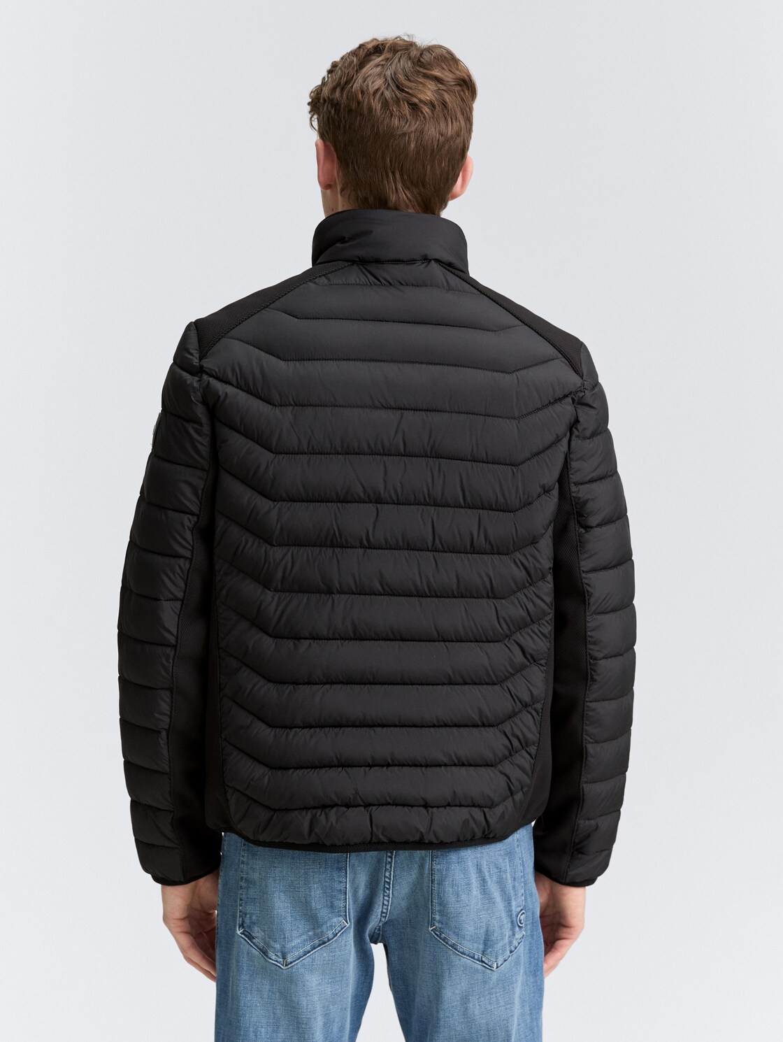 Lightweight Hybrid Steppjacke - Black - Model-Rückansicht