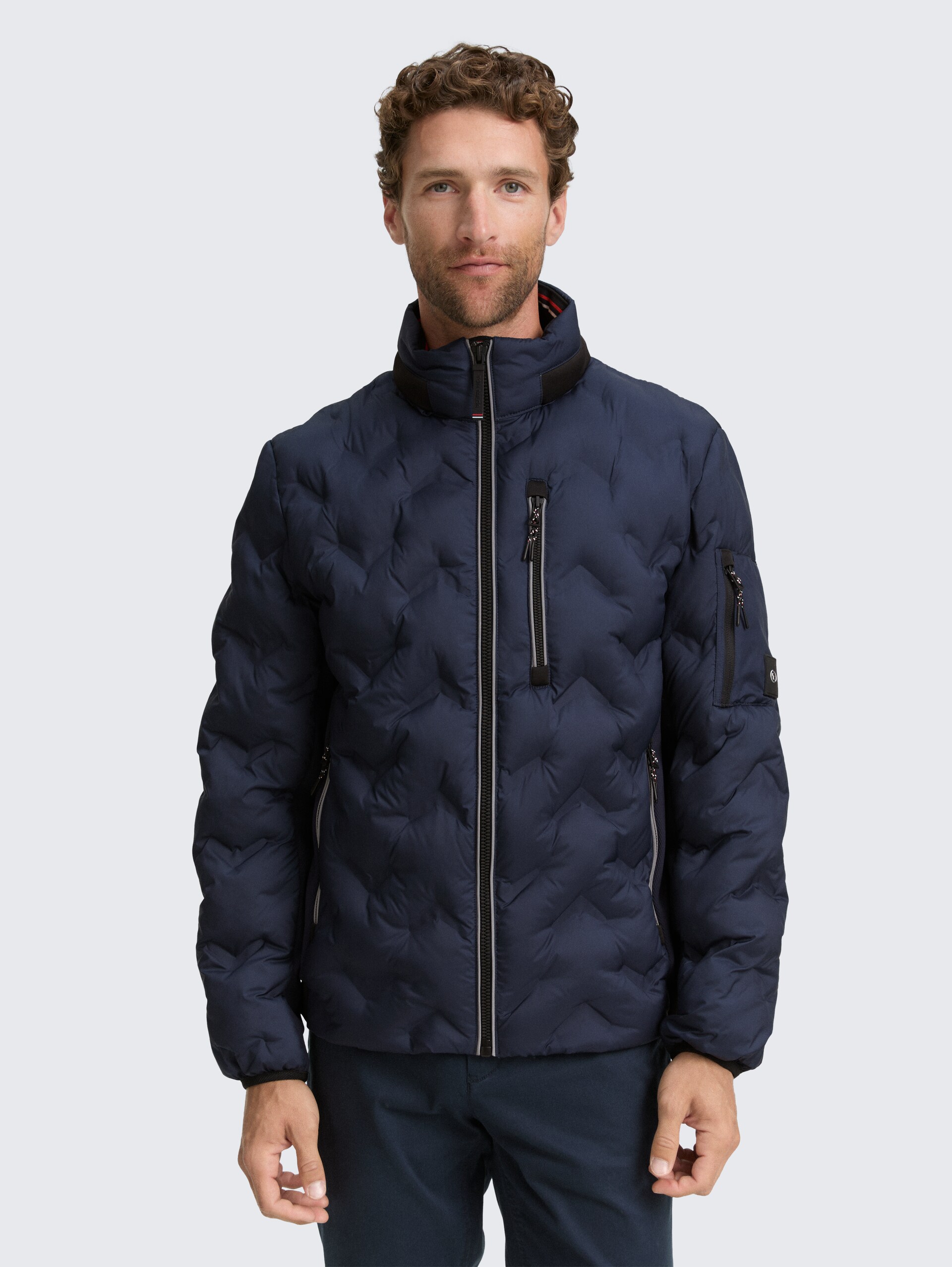 Hybrid Steppjacke mit verstaubarer Kapuze - sky captain blue - Model-Vorderansicht