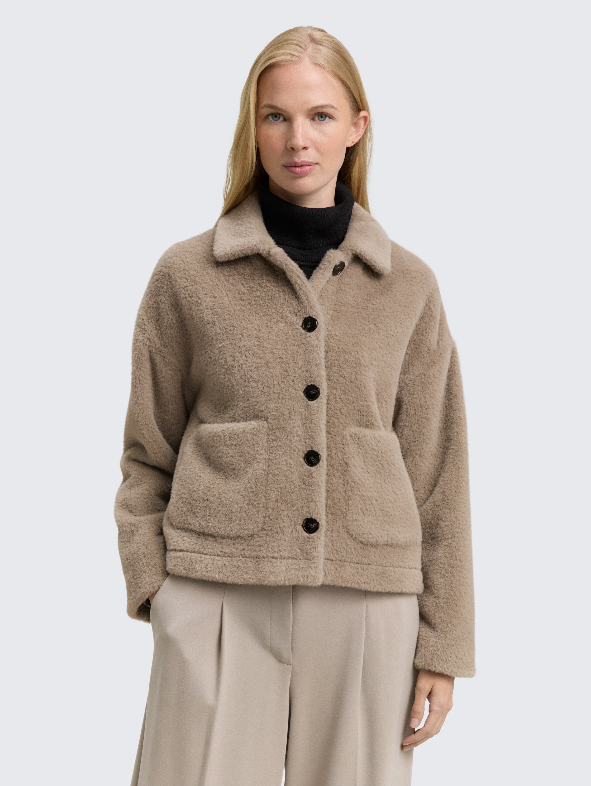 Fake Fur Jacke mit Taschen - soft_taupe_grey - 