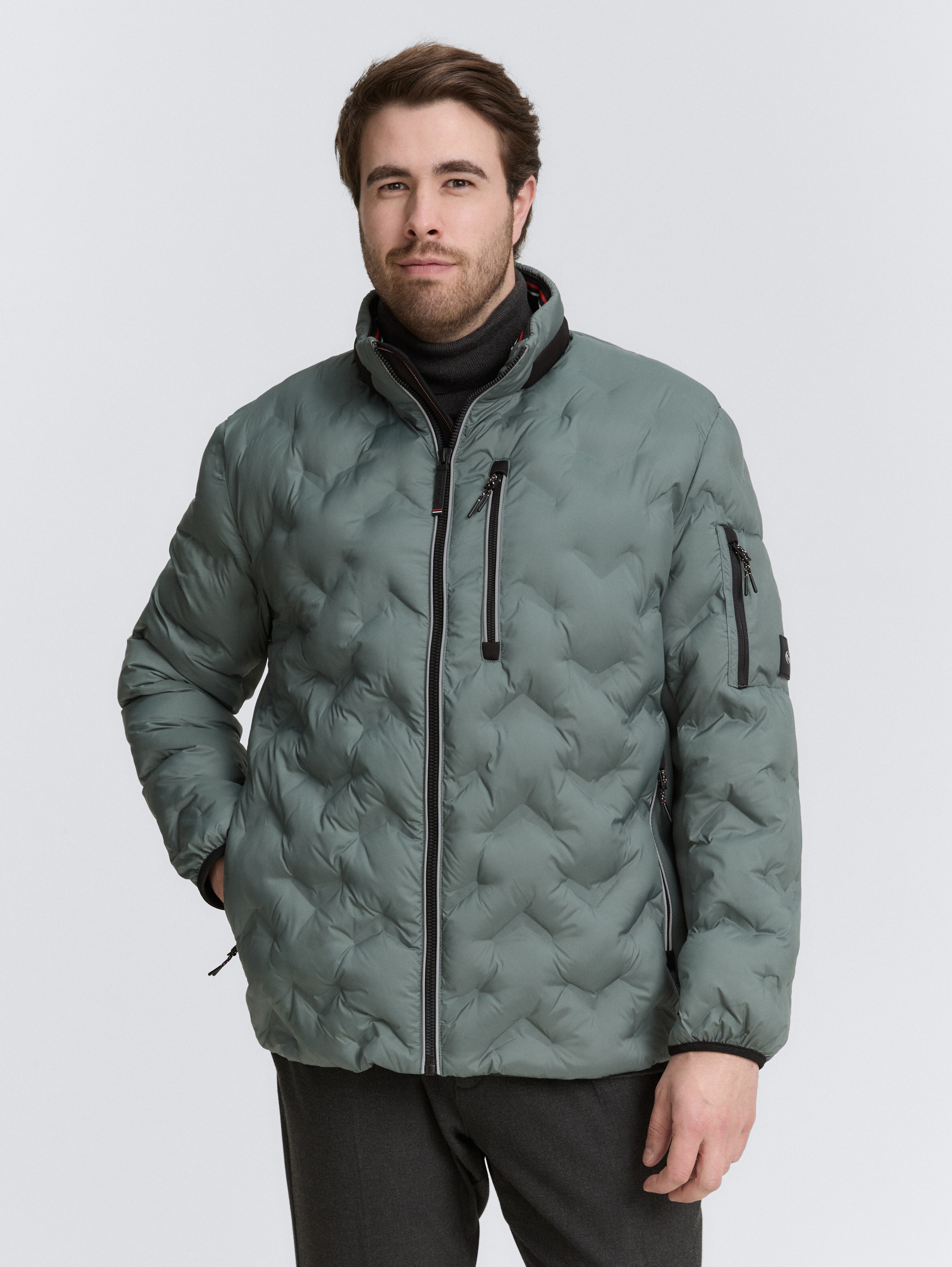 Plus Size - Hybrid Lightweight Steppjacke mit verstaubarer Kapuze von Men Plus Size, washed jasper green
