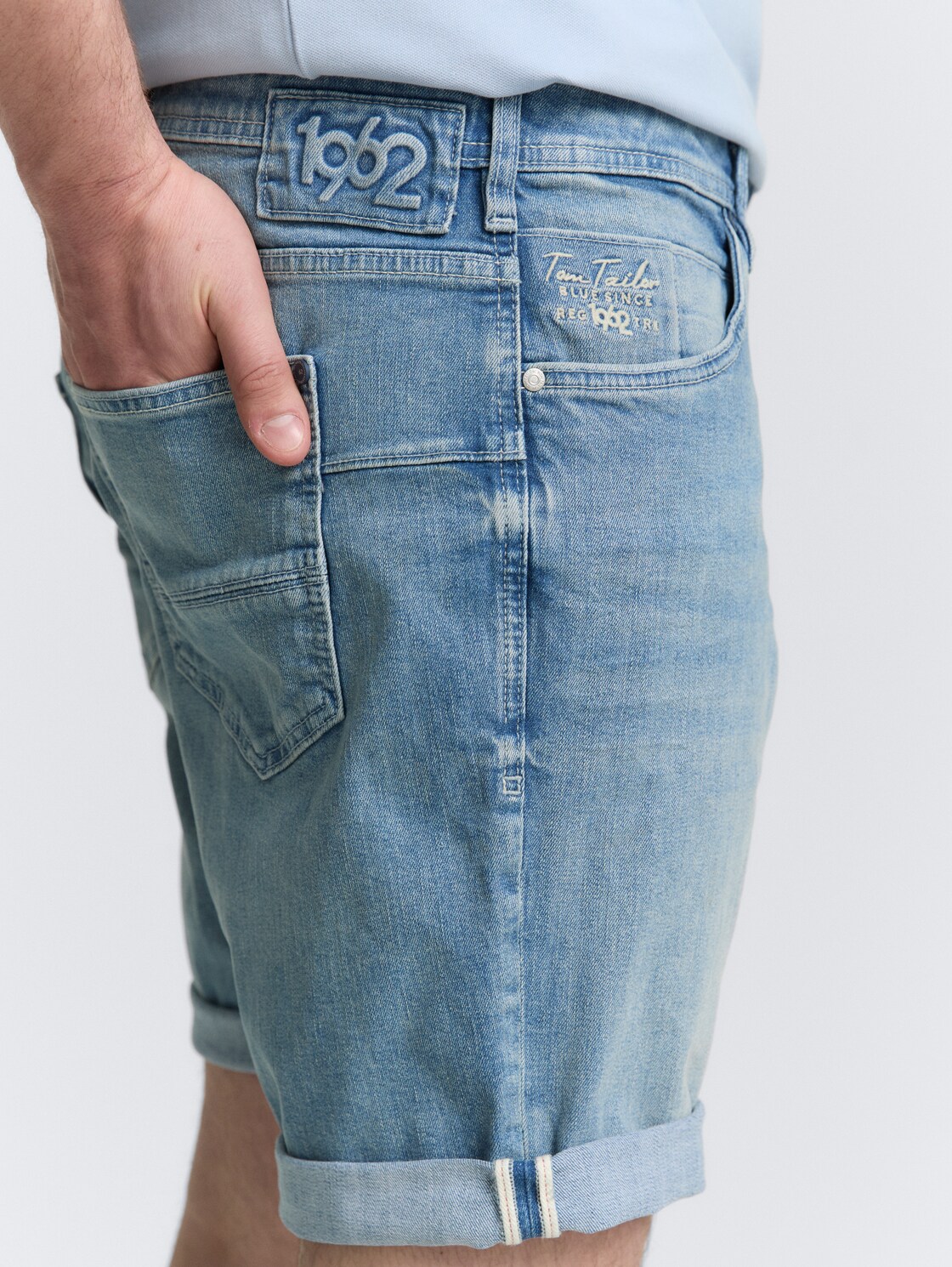 Plus Size - TTPLUS REGULAR FIT Jeans Shorts - Used Light Stone Blue Denim - Detail-Model-Ansicht