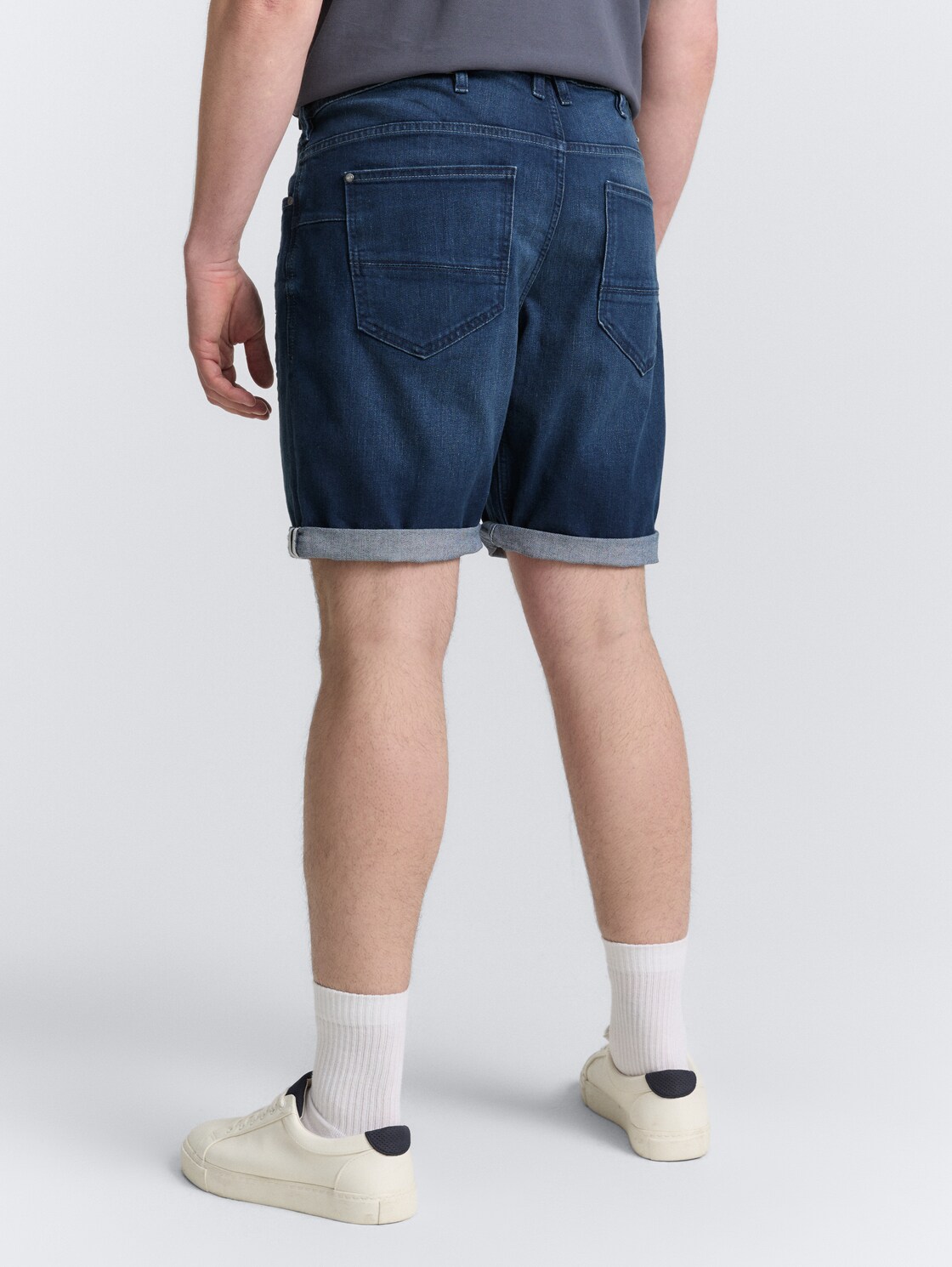 Plus Size - TTPLUS REGULAR FIT Jeans Shorts - Used Dark Stone Blue Denim - Auschnitt Model-Rückansicht