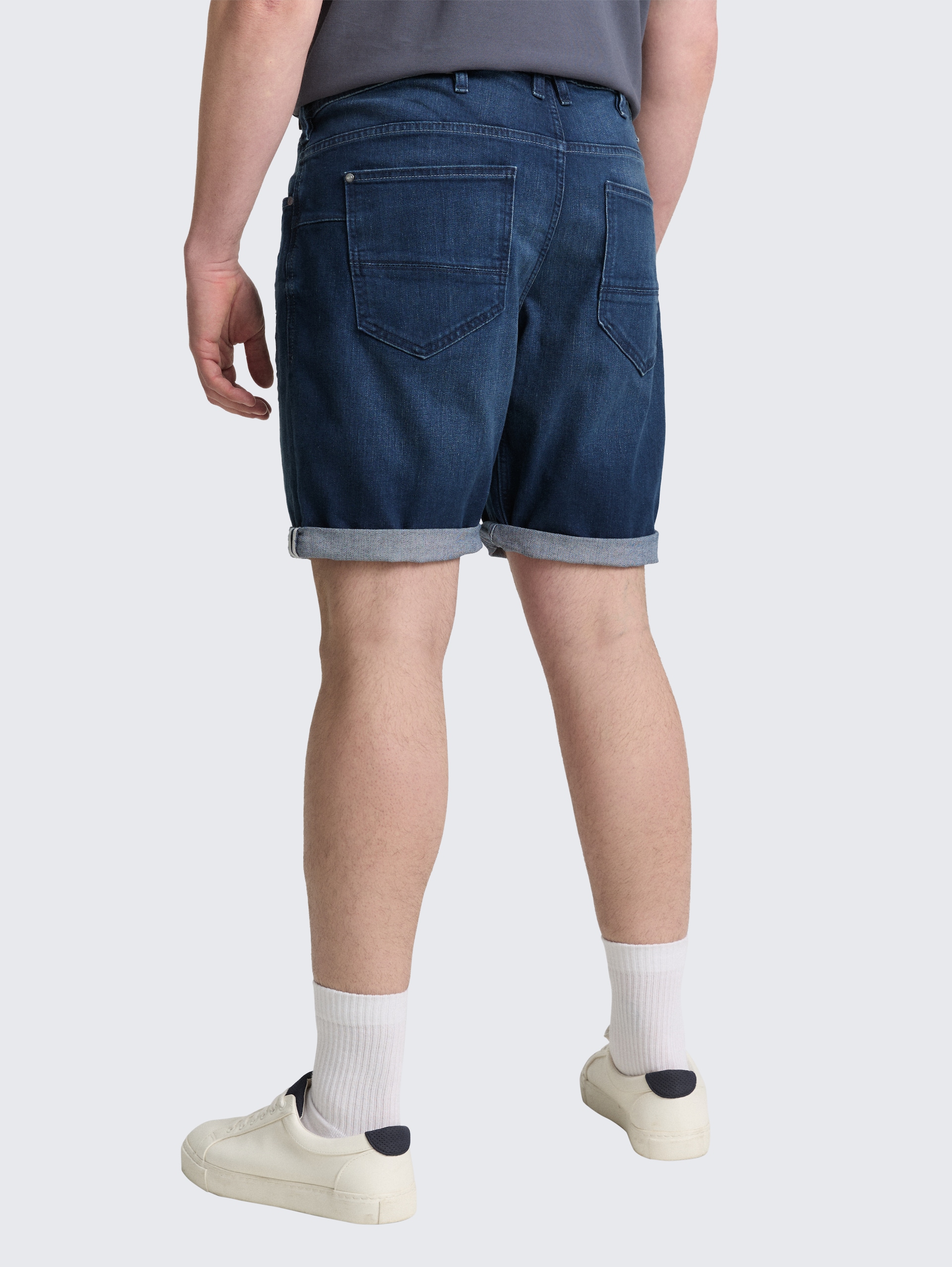 Plus Size - TTPLUS REGULAR FIT Jeans Shorts - Used Dark Stone Blue Denim - Auschnitt Model-Rückansicht
