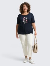 Plus Size - T-Shirt mit Print - Lunar Eclipse - Model-Vorderansicht