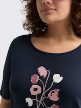 Plus Size - T-Shirt mit Print - Lunar Eclipse - Detail-Model-Ansicht