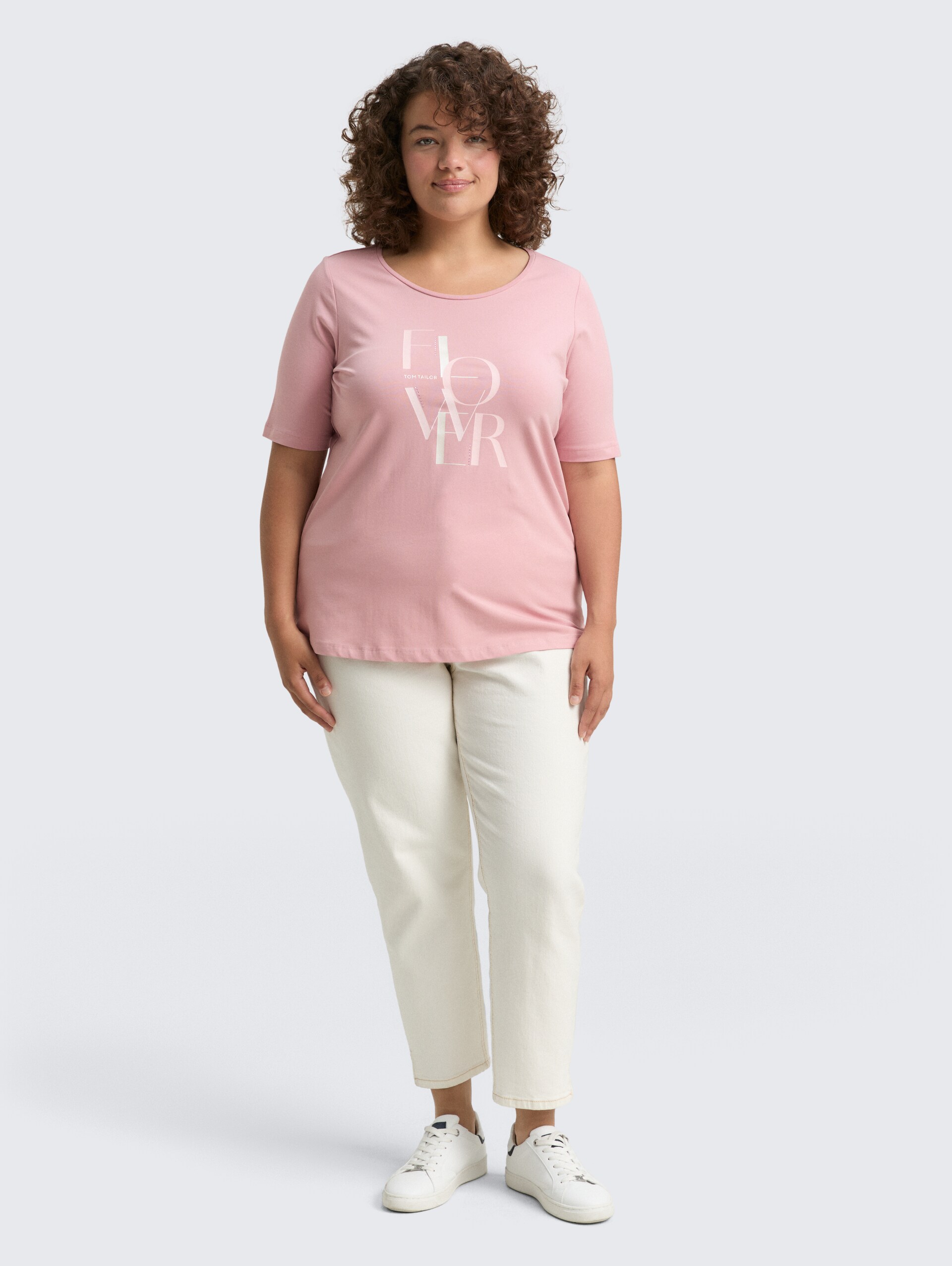 Plus Size - T-Shirt mit Print - Morning Pink - Model-Vorderansicht