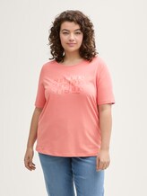 Plus Size - T-Shirt mit Print - rosewood pink - Ausschnitt Model-Vorderansicht