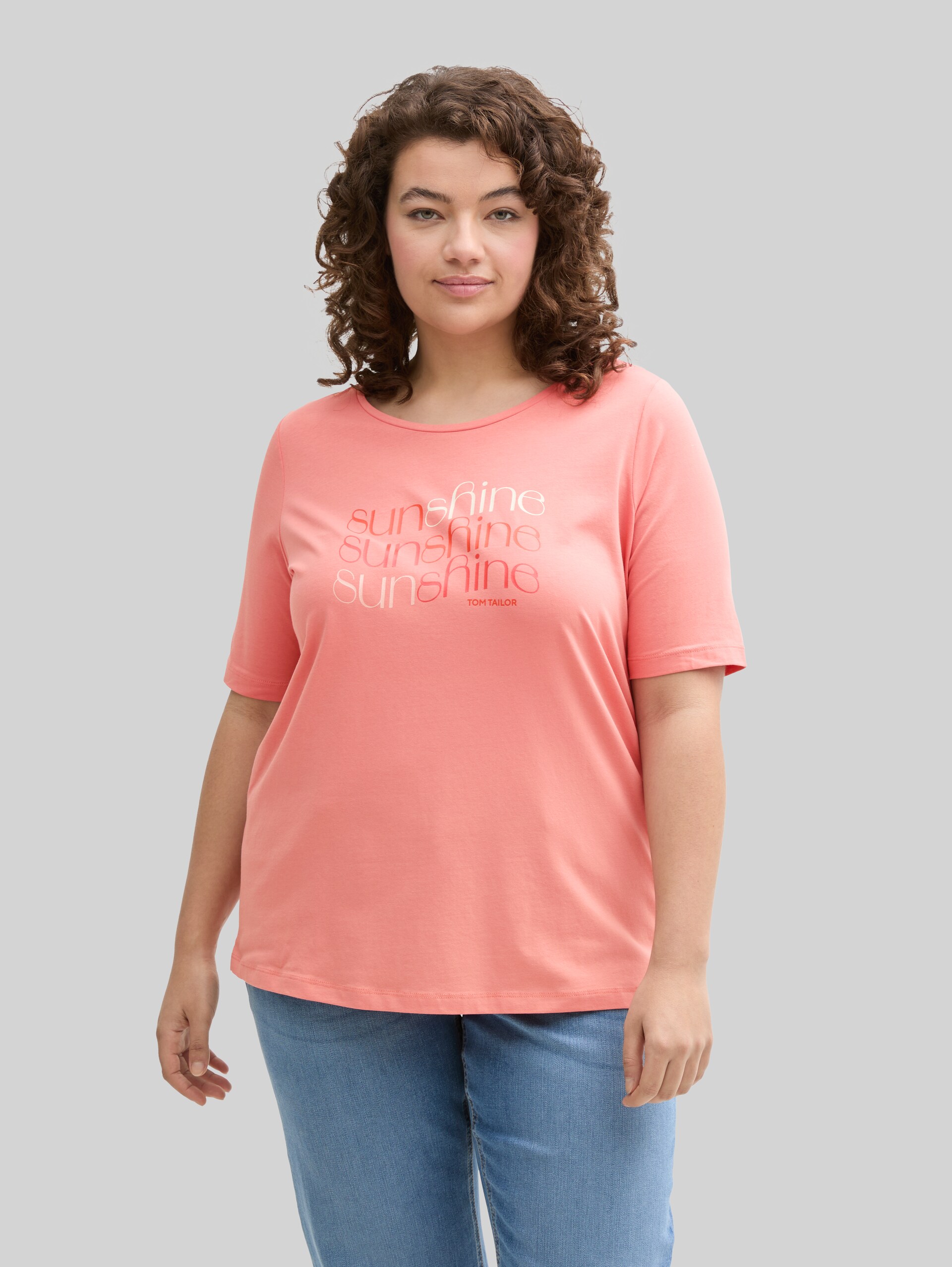 Plus Size - T-Shirt mit Print - rosewood pink - Ausschnitt Model-Vorderansicht