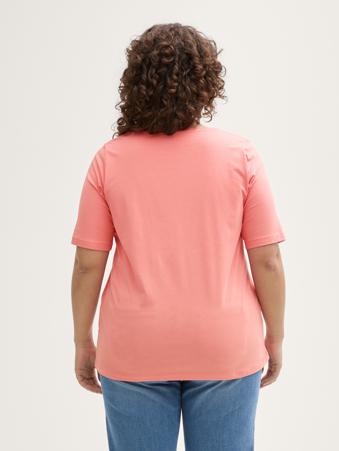 Plus Size - T-Shirt mit Print - rosewood pink - Auschnitt Model-Rückansicht