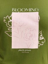 Plus Size - T-Shirt mit Print - deep ivy green - Detail-Model-Ansicht