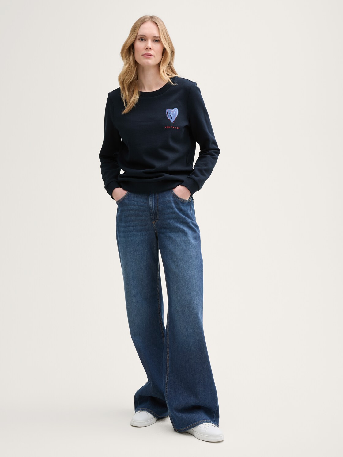 Loose Fit Sweatshirt mit Print - sky captain blue - Model-Vorderansicht