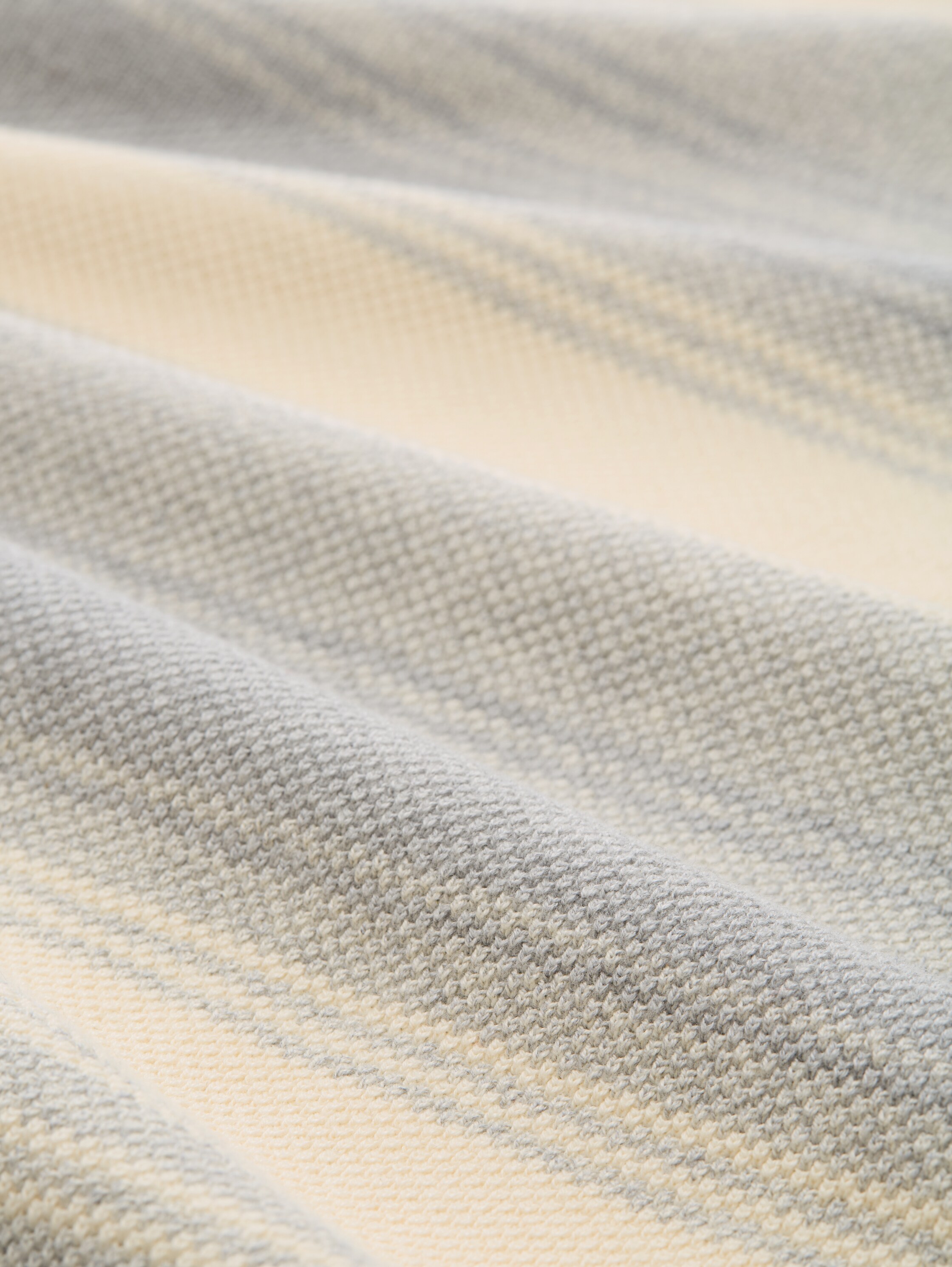 Strickpullover im Streifenmuster - grey white stripe - Material-Ansicht