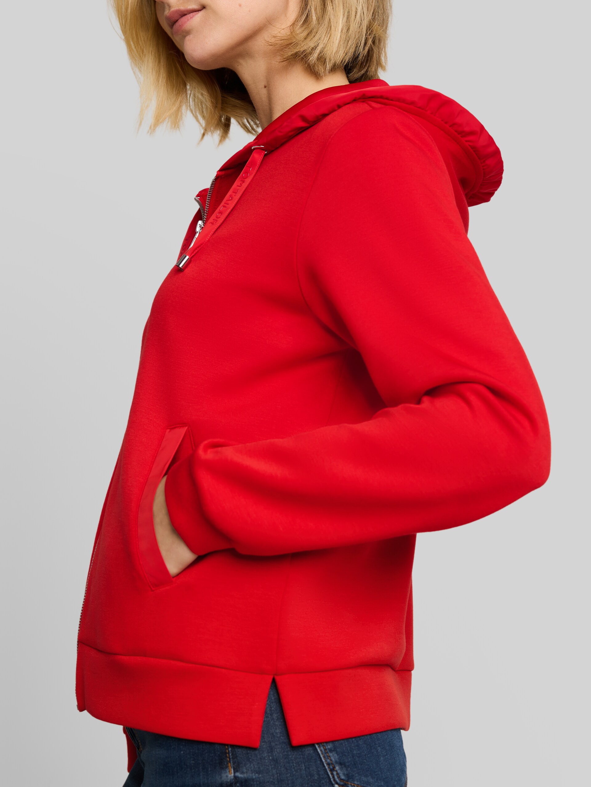 Veste sweat à capuche en scuba - mid scarlet red - Vue détaillée du modèle