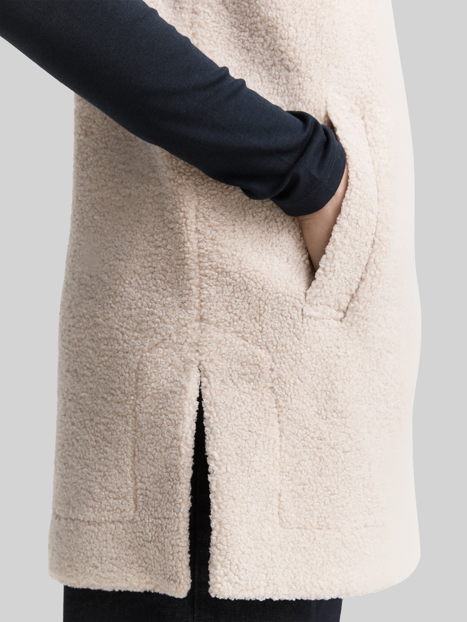 Teddy hooded vest - soft taupe grey melange - Detail model view