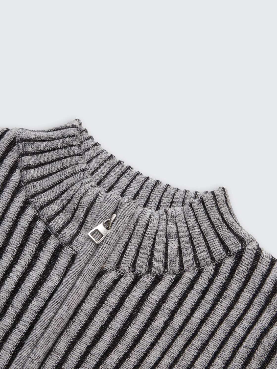 Cardigan mit Reißverschluss - coal grey - Detail-Model-Ansicht