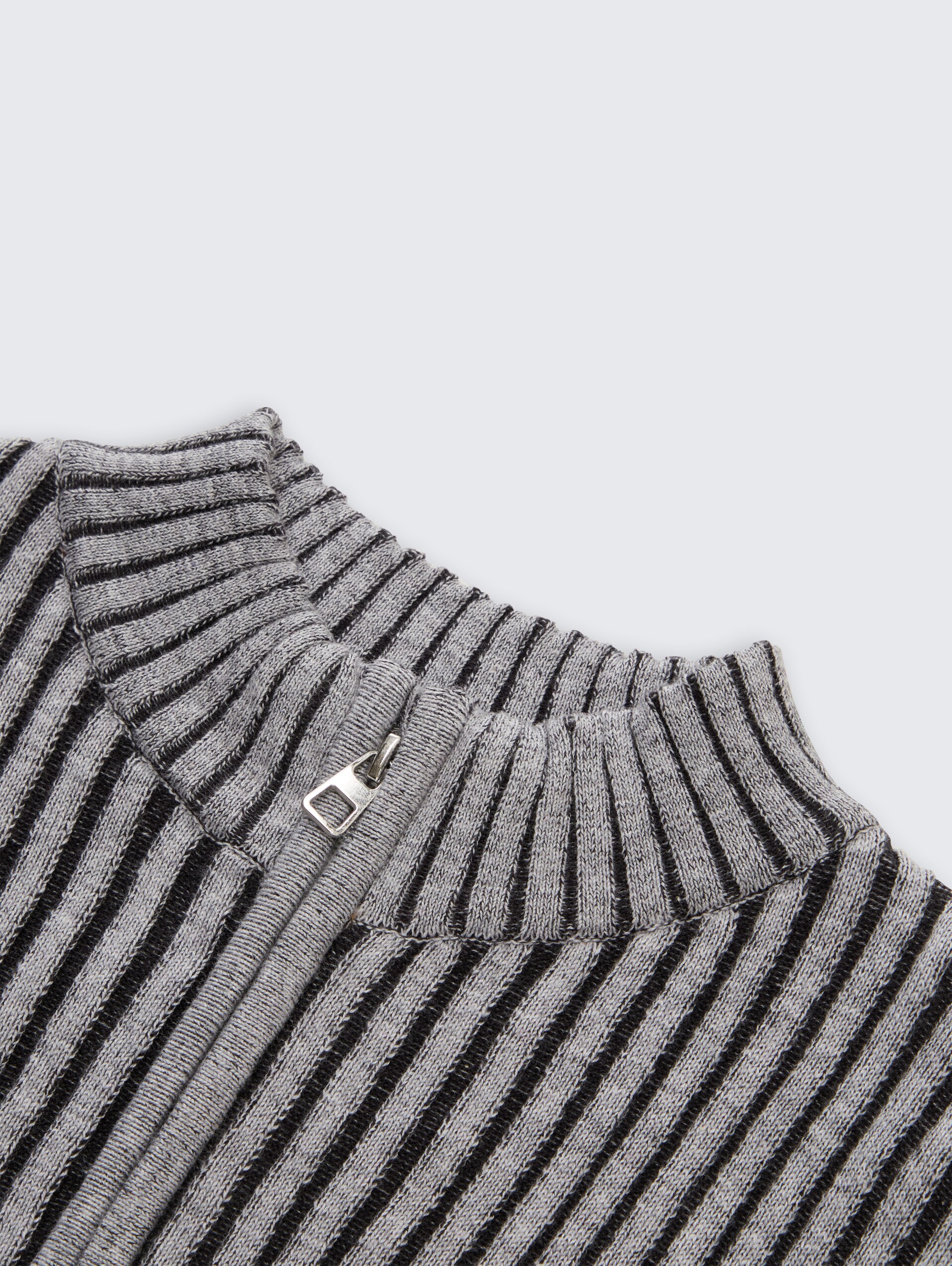 Cardigan mit Reißverschluss - coal grey - Detail-Model-Ansicht