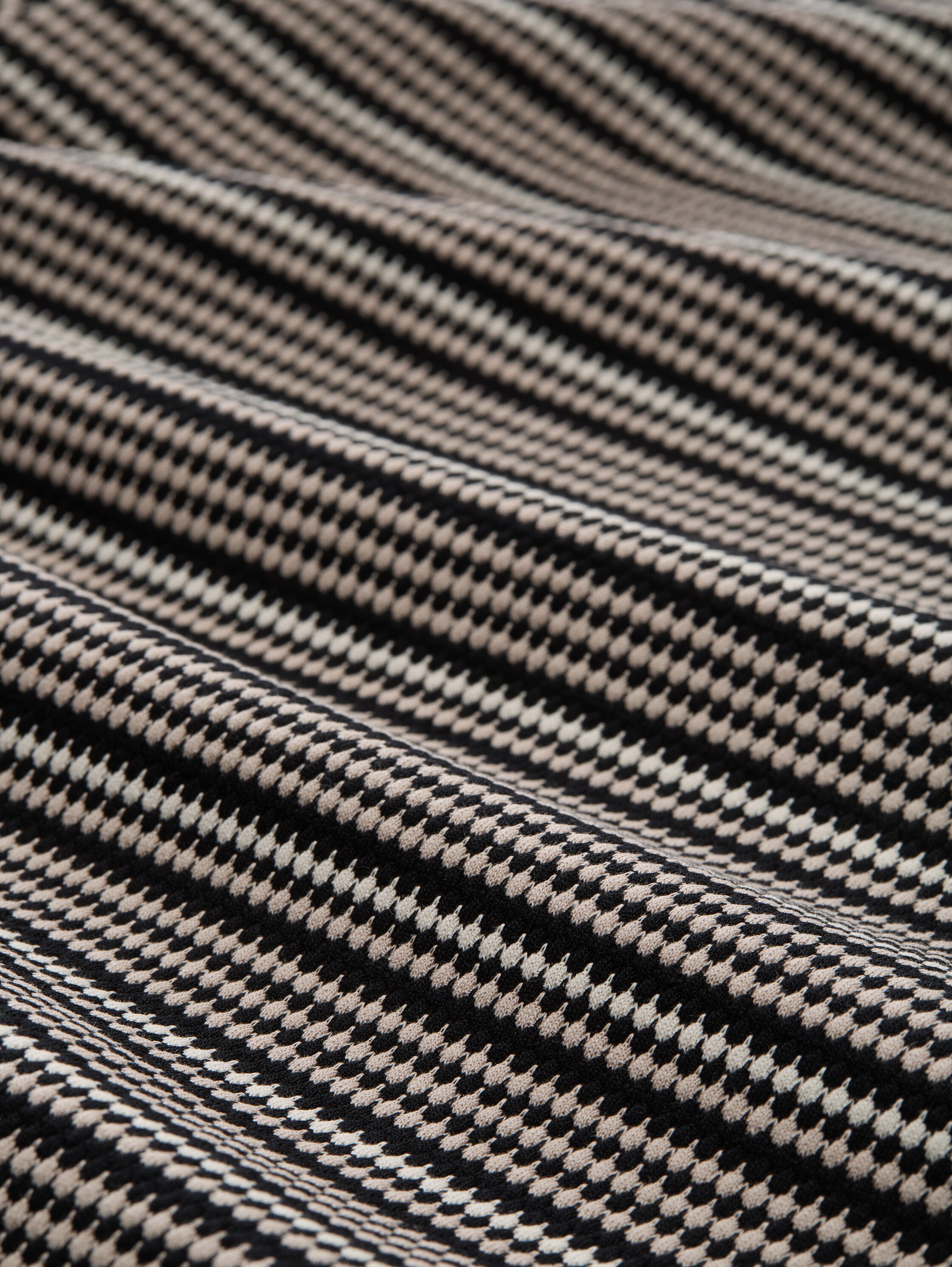 Boxy Fit Jacquard Cardigan - black_knit_structure_stripe - 