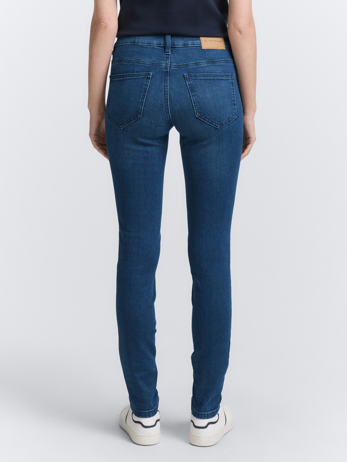 TTLUCIE SKINNY Jeans - mid stone wash denim - Auschnitt Model-Rückansicht