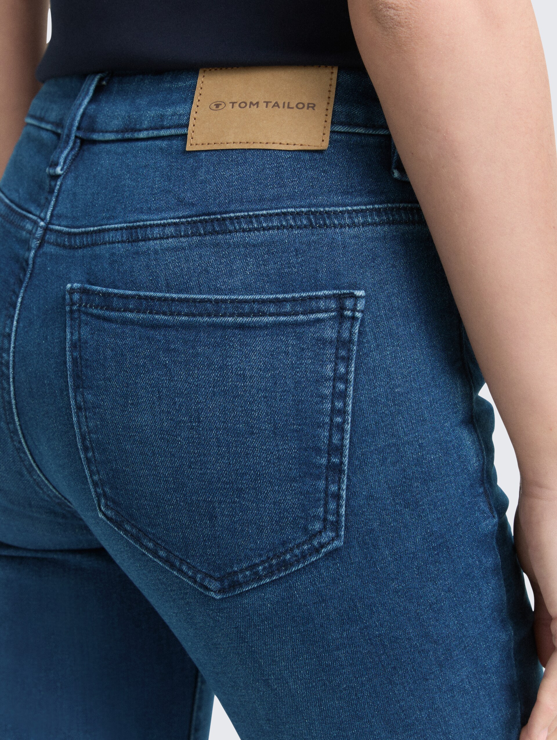 TTLUCIE SKINNY Jeans - mid stone wash denim - Detail-Model-Ansicht