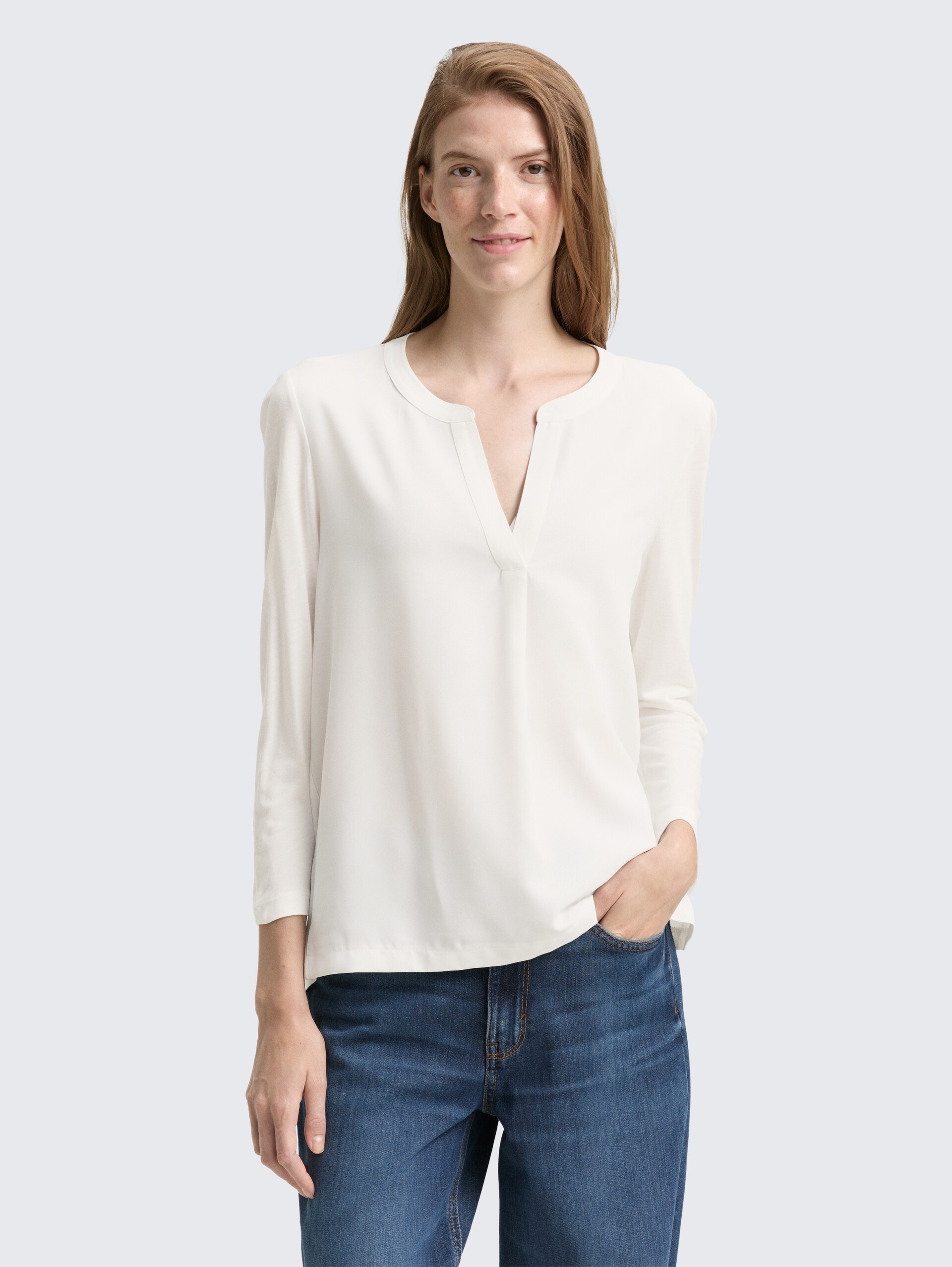 Henley Langarmshirt im Material-Mix - Whisper White - Ausschnitt Model-Vorderansicht