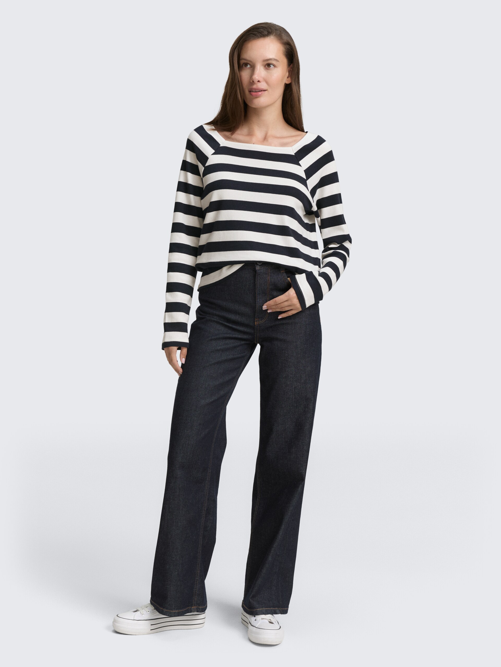 Shirt met lange mouwen en streepjesmotief - lunar eclipse offwhite stripe - Model vooraanzicht