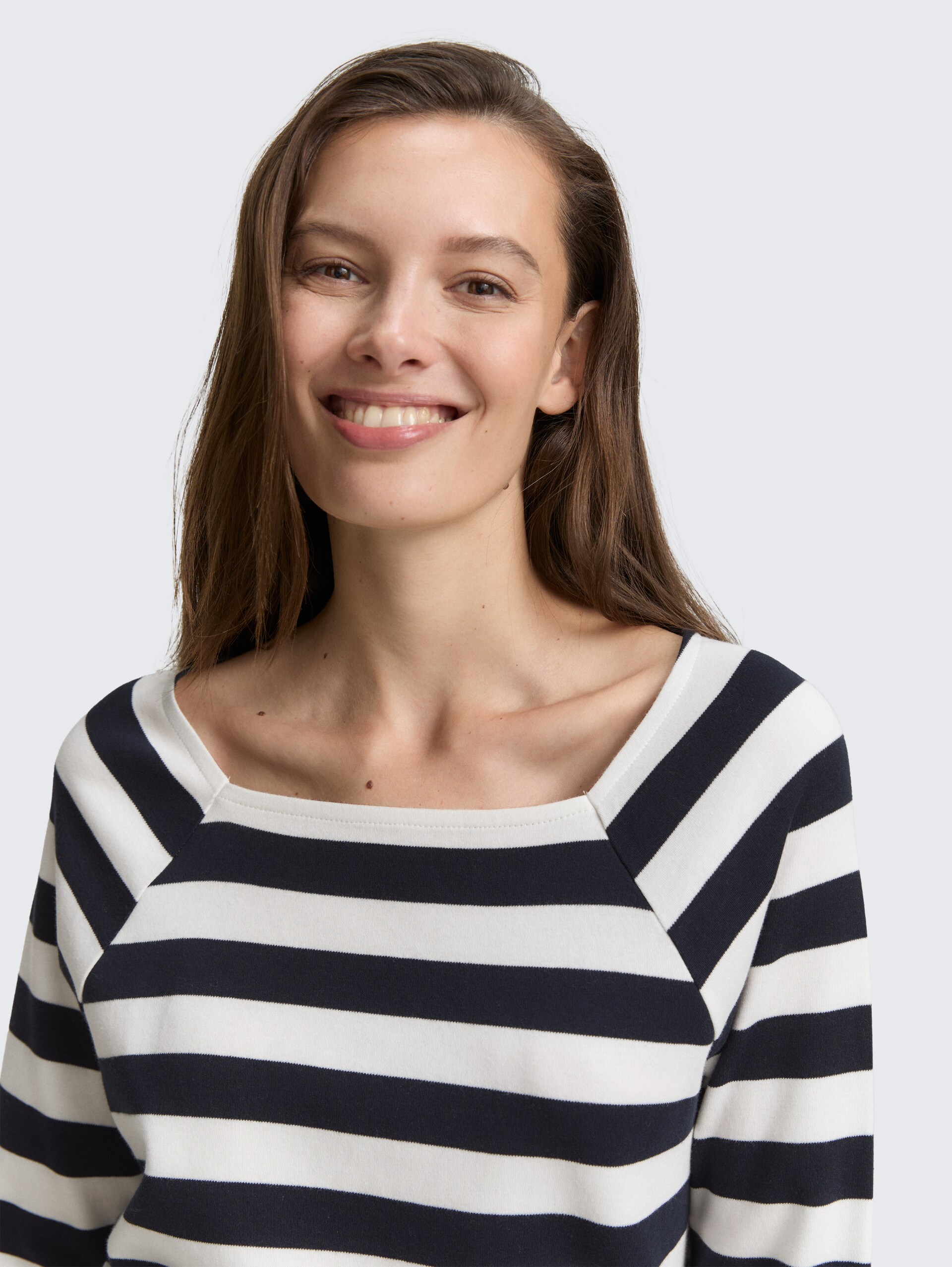 Shirt met lange mouwen en streepjesmotief - lunar eclipse offwhite stripe - Detailaanzicht model