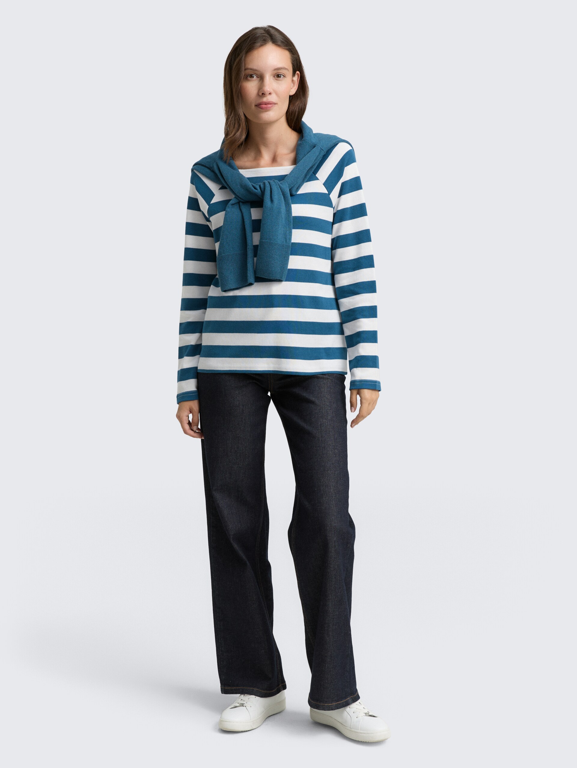 Langarmshirt mit Streifenmuster - petrol blue offwhite stripe - Model-Vorderansicht