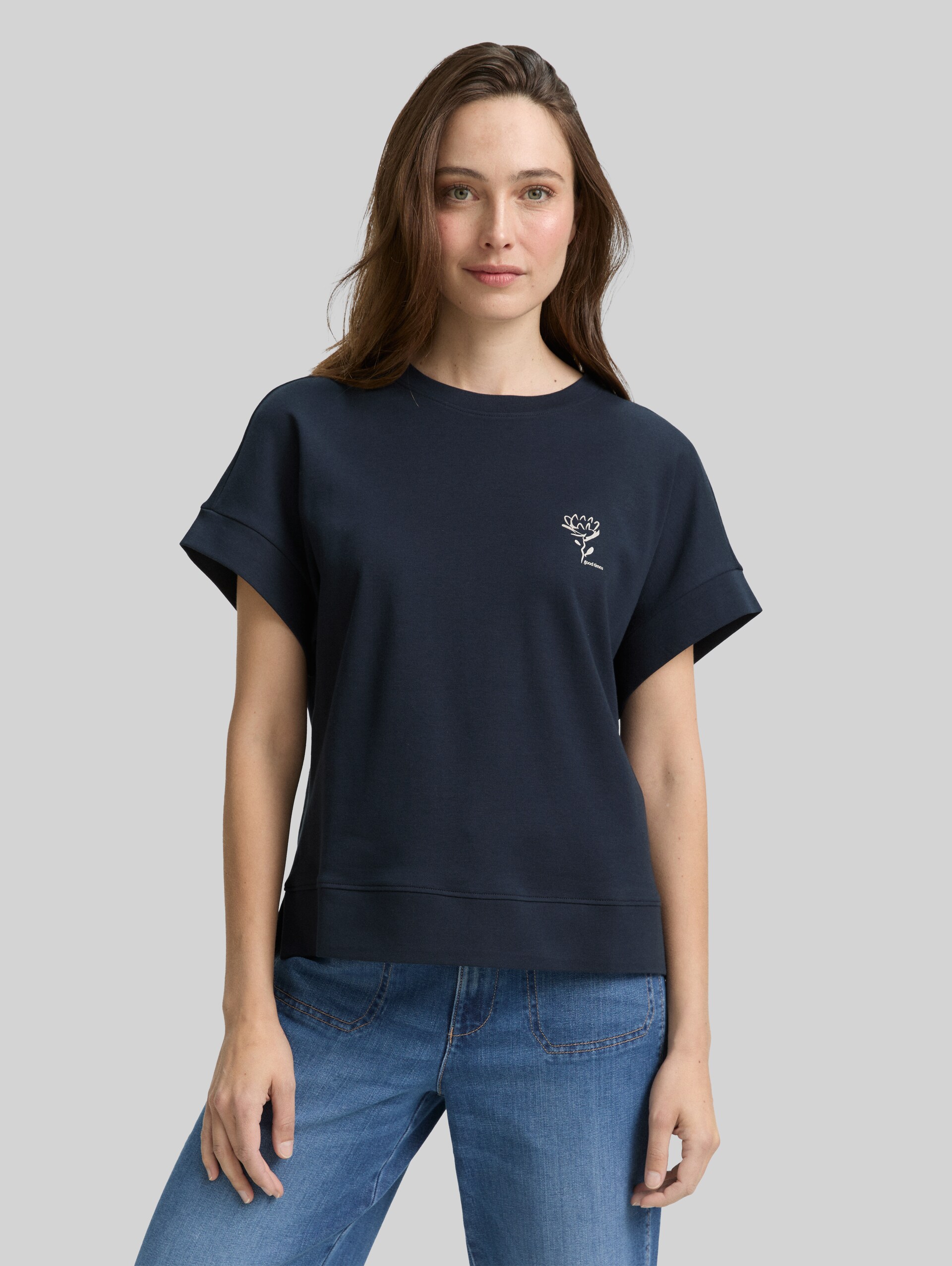 Loose fit T-shirt with print - Lunar Eclipse - Neckline model front view
