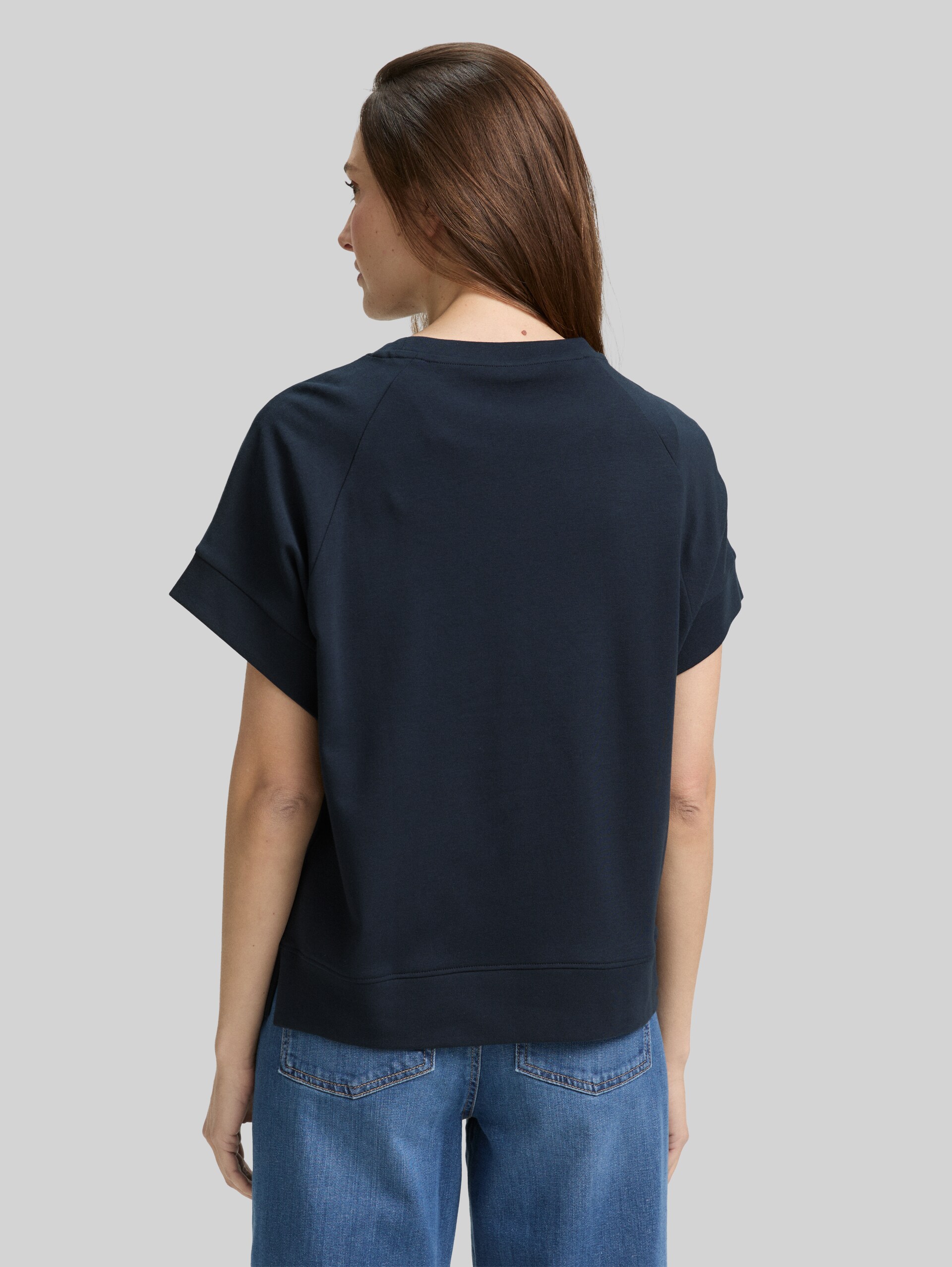 Loose fit T-shirt with print - Lunar Eclipse - Neckline model-back view