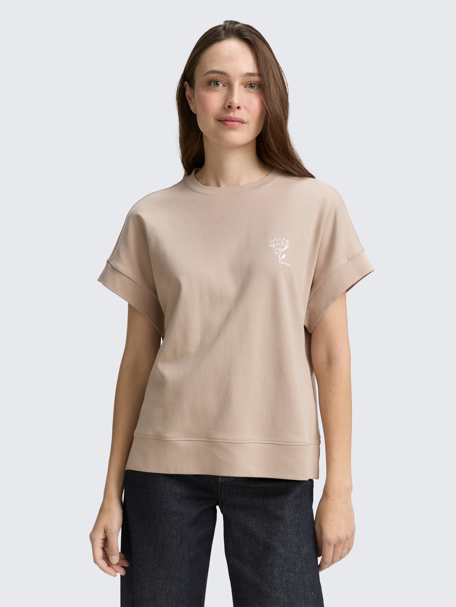Loose Fit T-Shirt mit Print - soft taupe grey - Ausschnitt Model-Vorderansicht