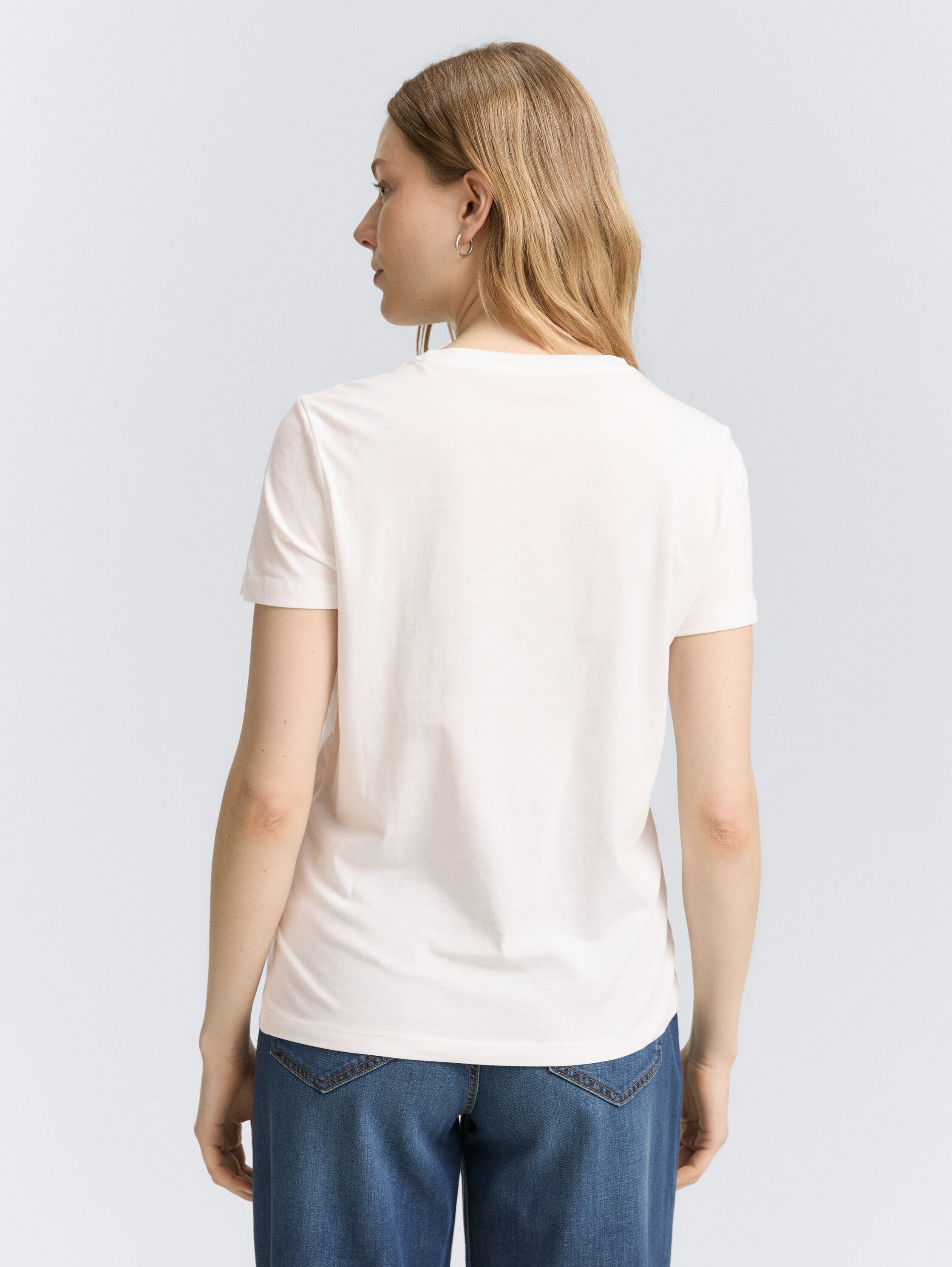 T-Shirt mit Print - Whisper White - Auschnitt Model-Rückansicht