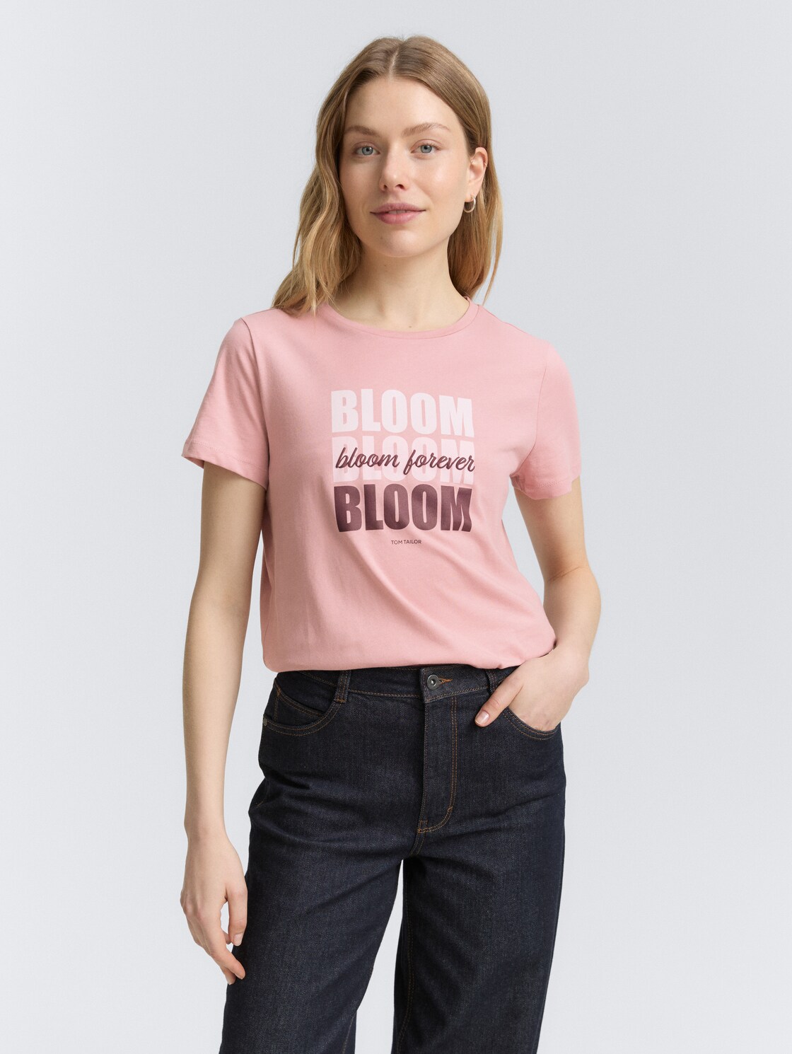 T-Shirt mit Print - Morning Pink - Ausschnitt Model-Vorderansicht