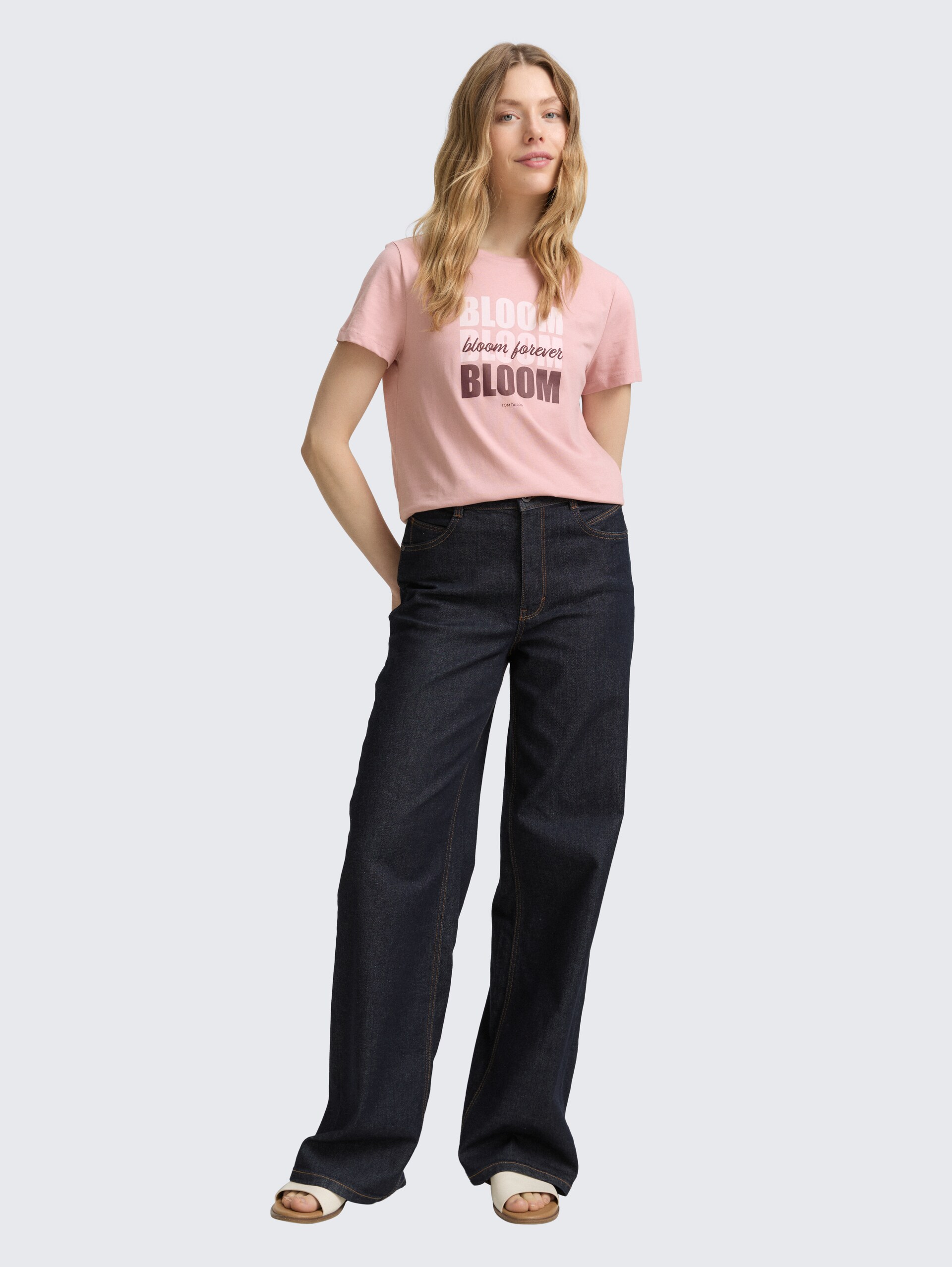 T-Shirt mit Print - Morning Pink - Model-Vorderansicht