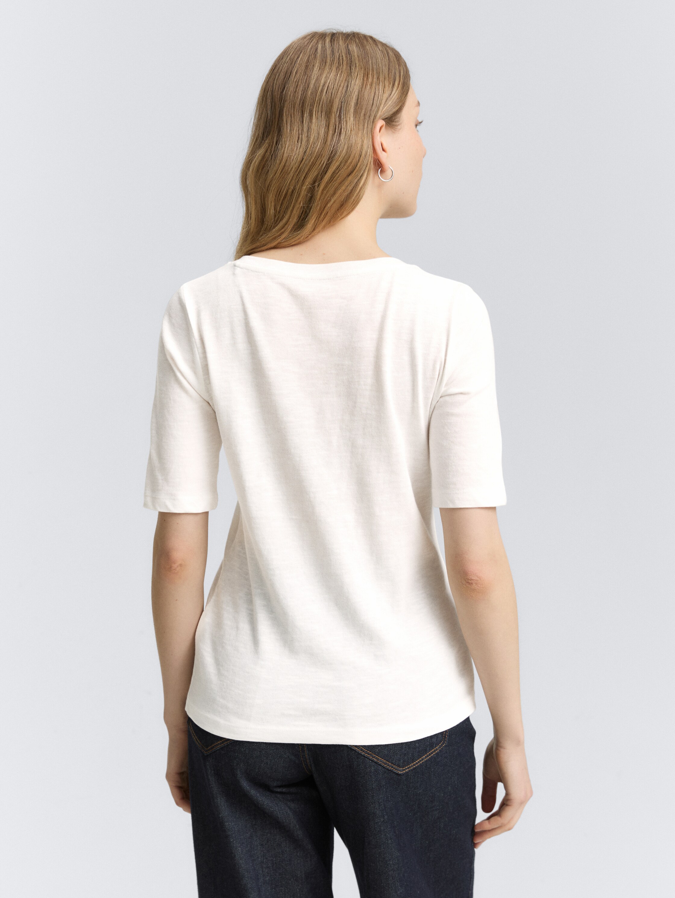 T-Shirt mit V-Ausschnitt - whisper_white - 