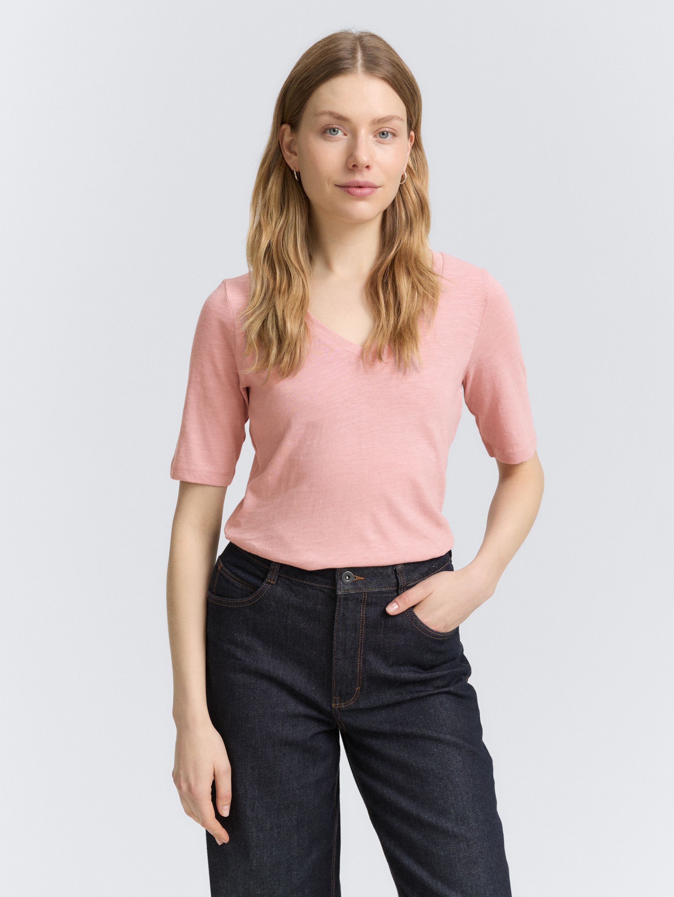 T-Shirt mit V-Ausschnitt - morning_pink - 