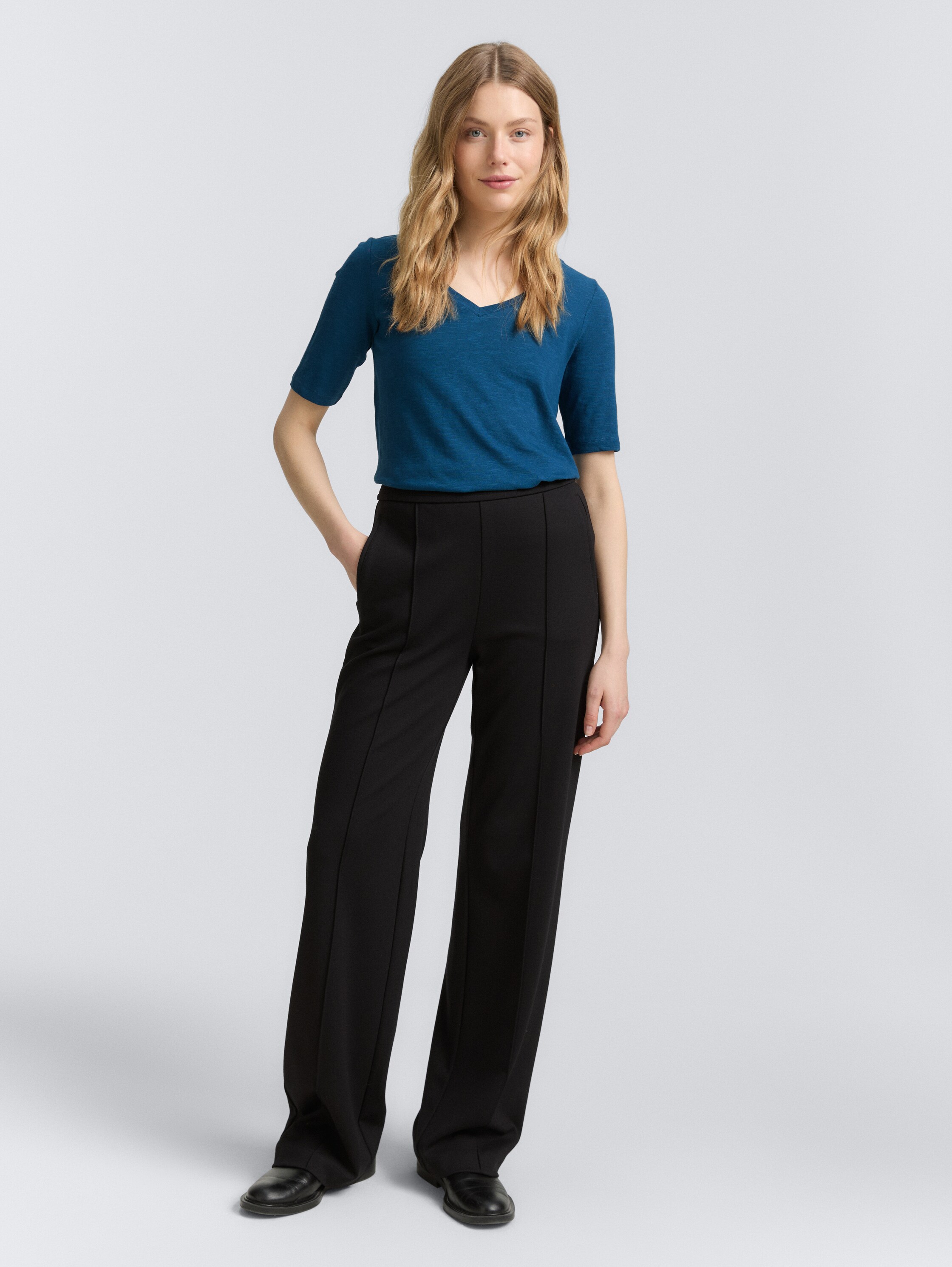 T-Shirt mit V-Ausschnitt - dark_petrol_1 - 