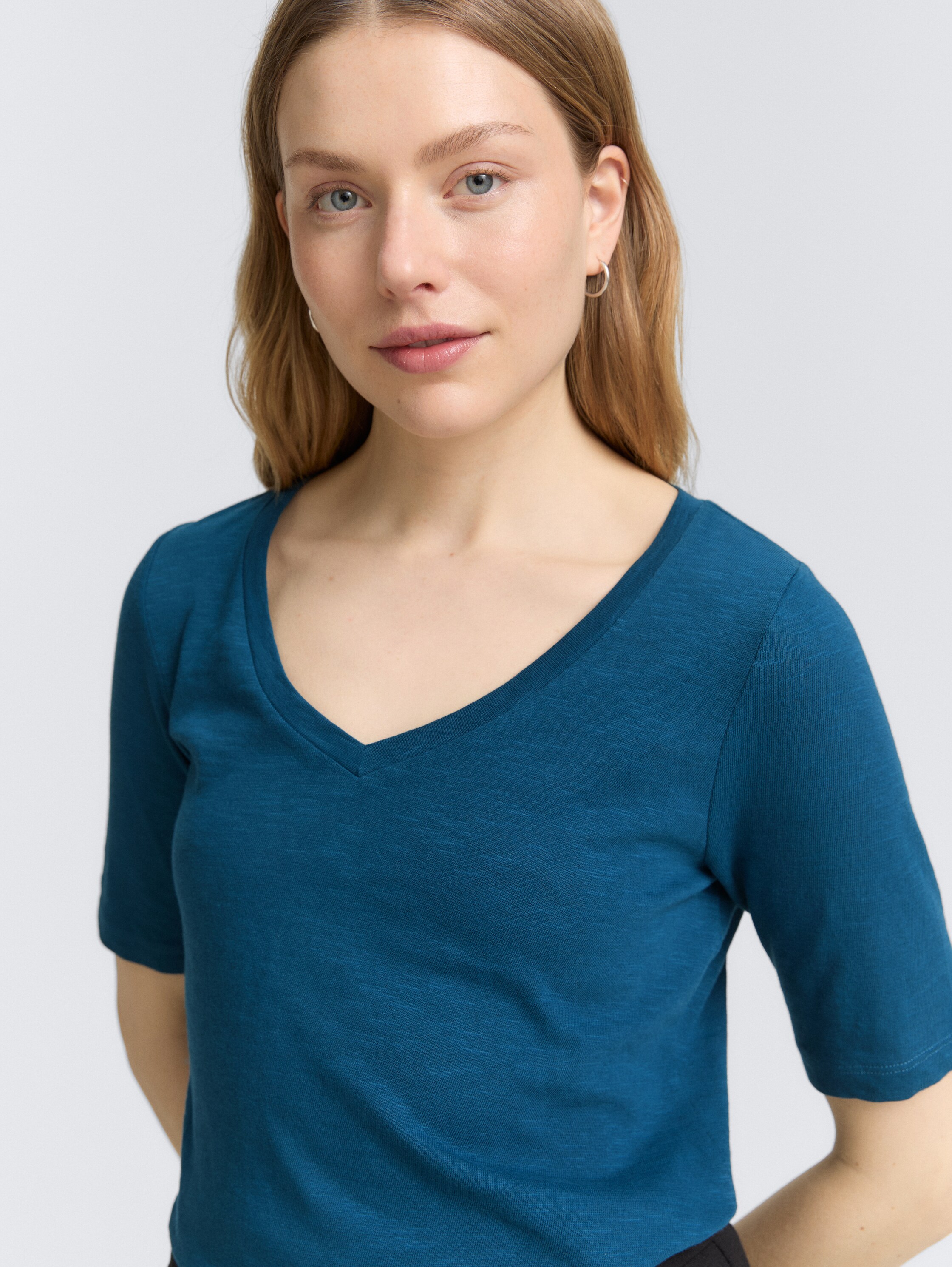 T-Shirt mit V-Ausschnitt - dark_petrol_1 - 