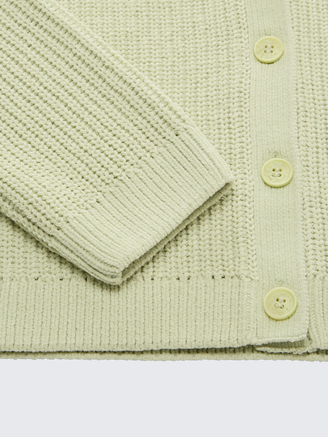Cropped Cardigan mit V-Ausschnitt - seed green - Detail-Model-Ansicht
