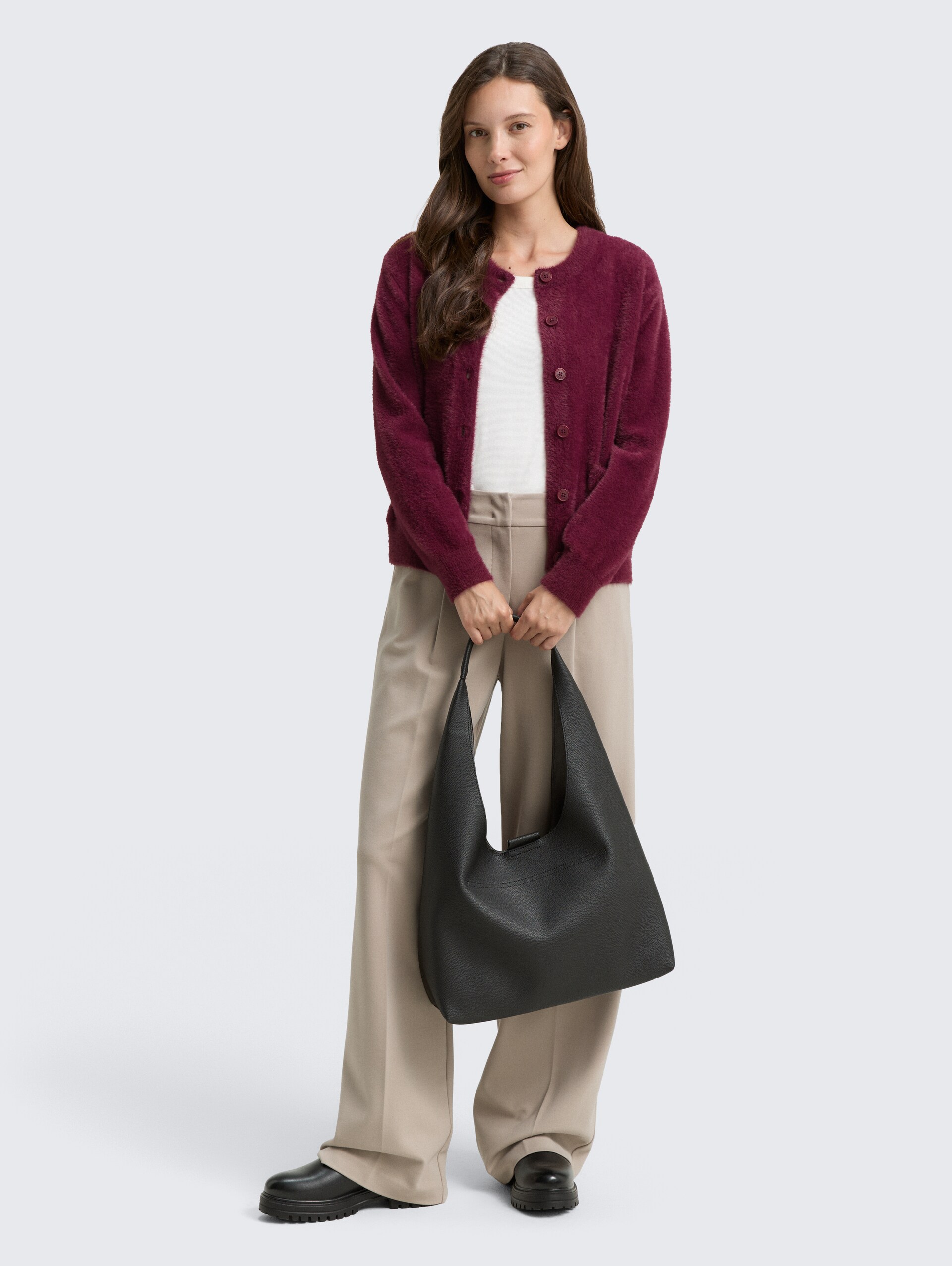 Federgarn-Cardigan mit Knopfleiste - bordeaux red - Model-Vorderansicht