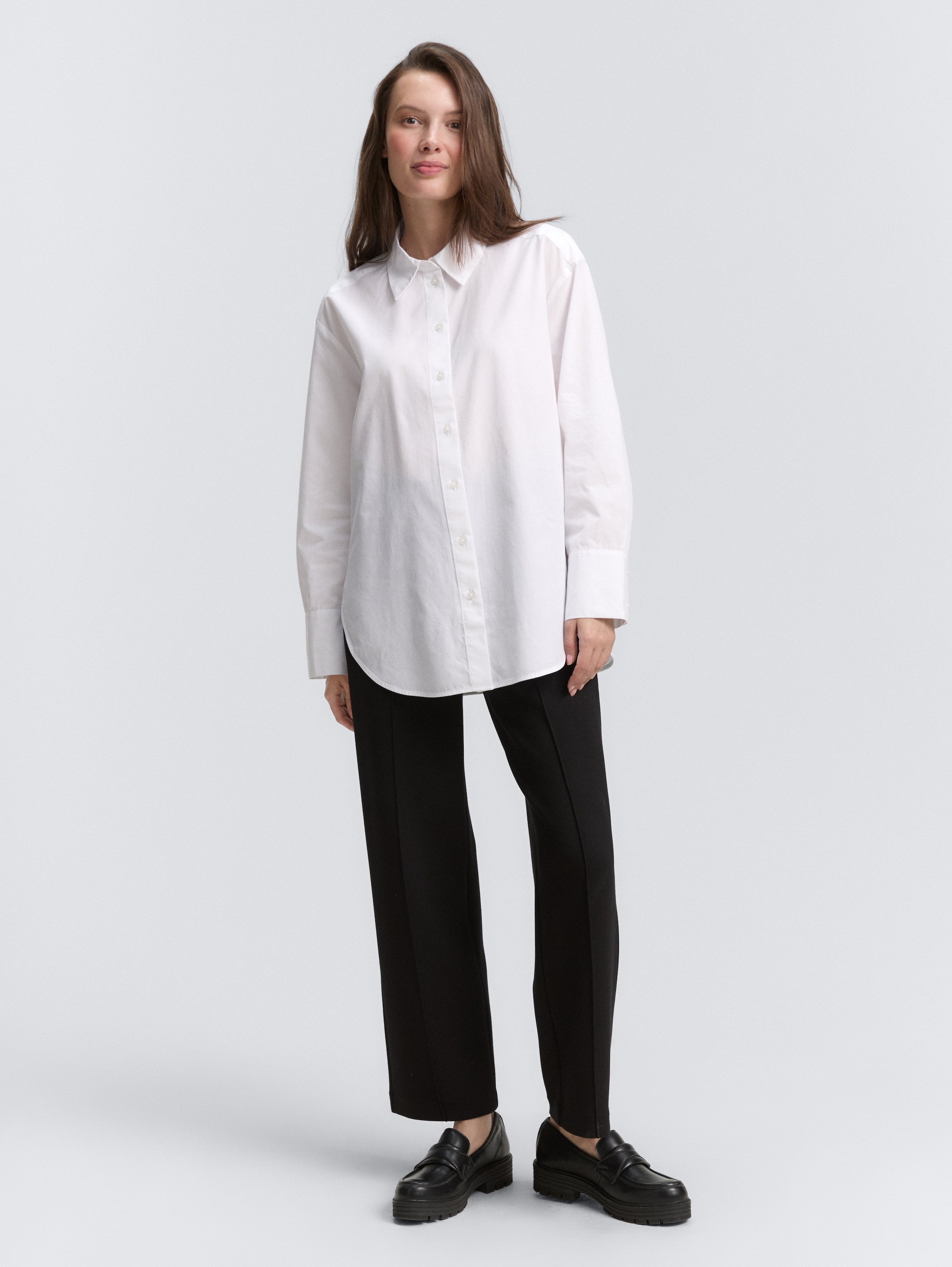 Loose fit poplin shirt blouse - White - Model front view