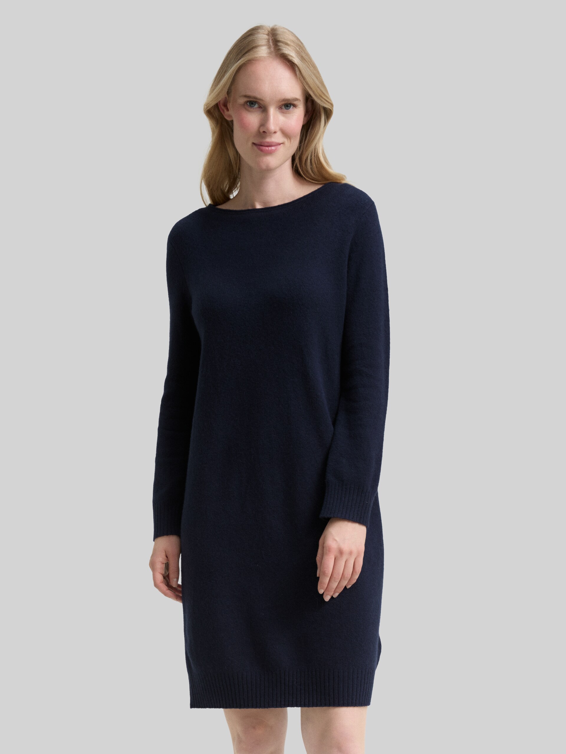 Knitted dress with a submarine neckline - Lunar Eclipse - Model front view